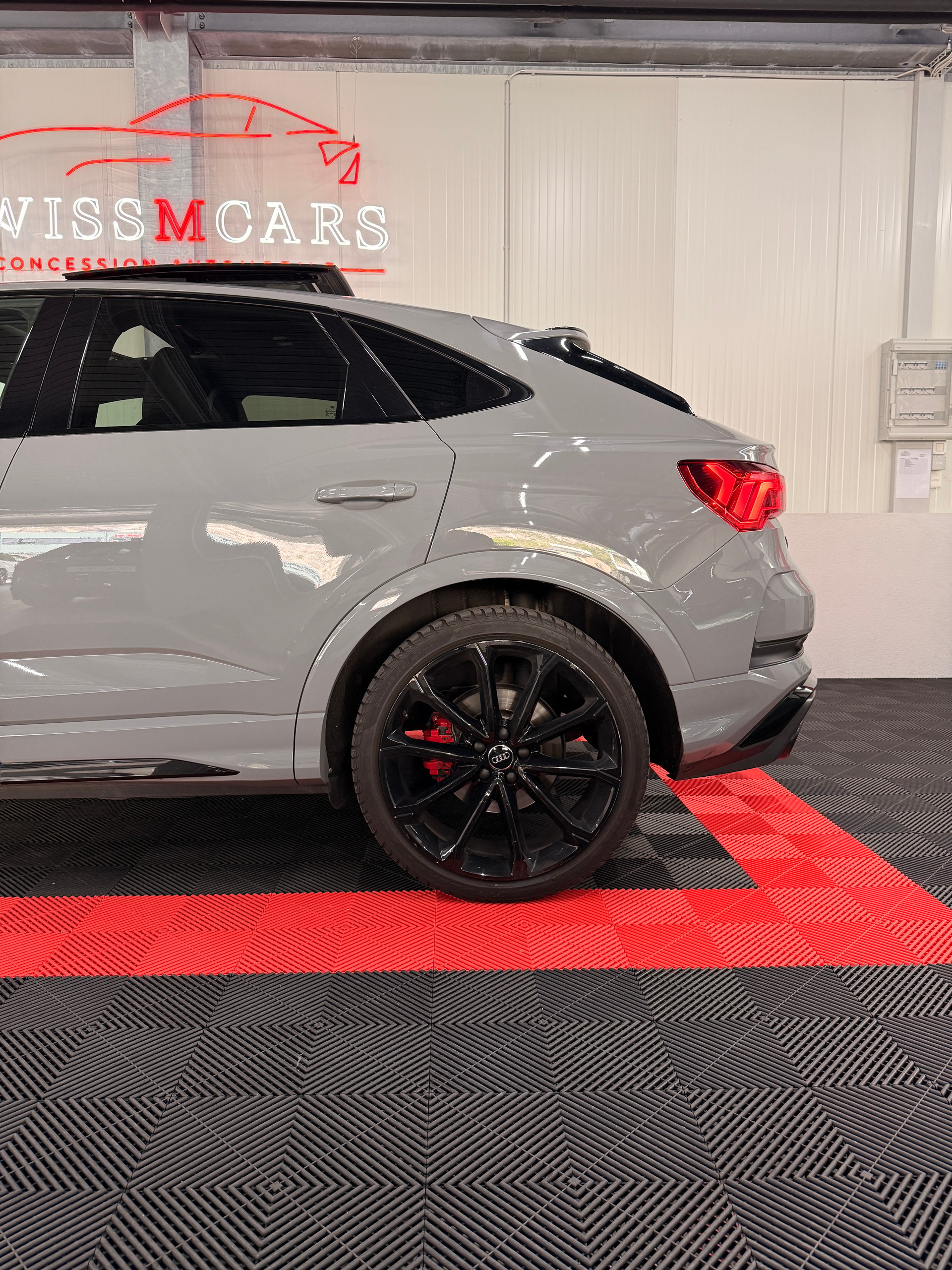 AUDI RS Q3 Sportback quattro S tronic-image-6