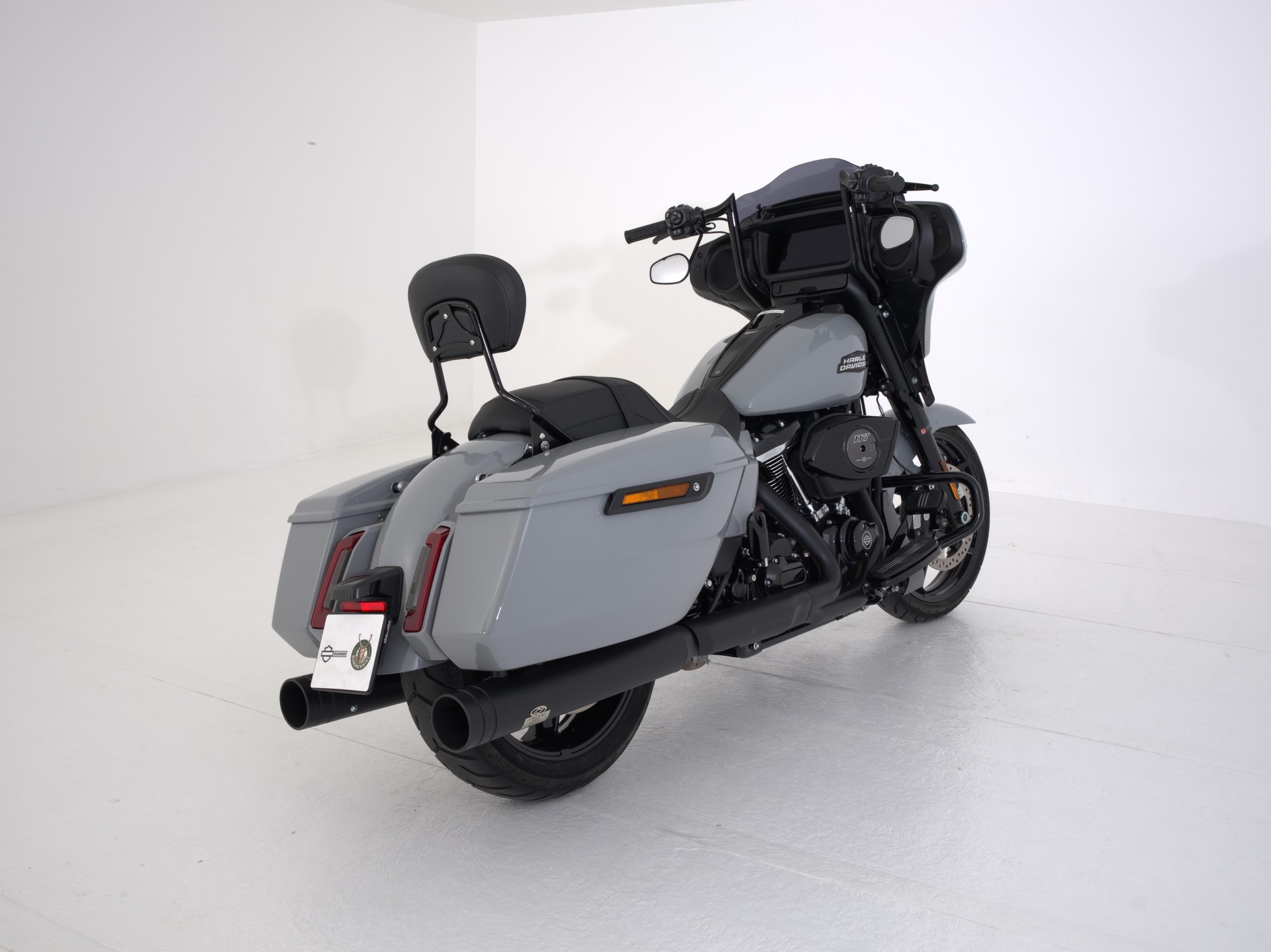 HARLEY-DAVIDSON FLHX Street Glide 117-showroom-element-2