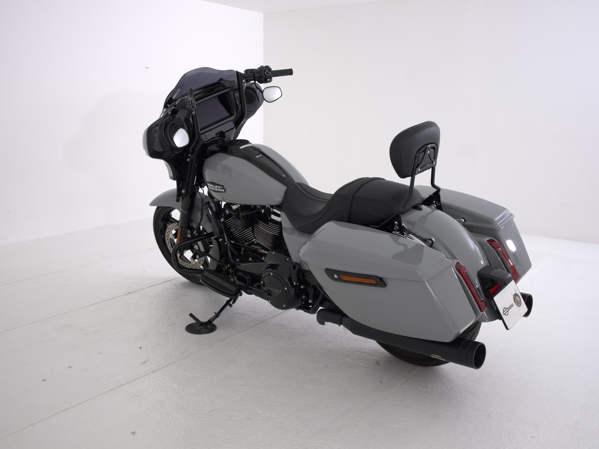HARLEY-DAVIDSON FLHX Street Glide 117-showroom-element-3