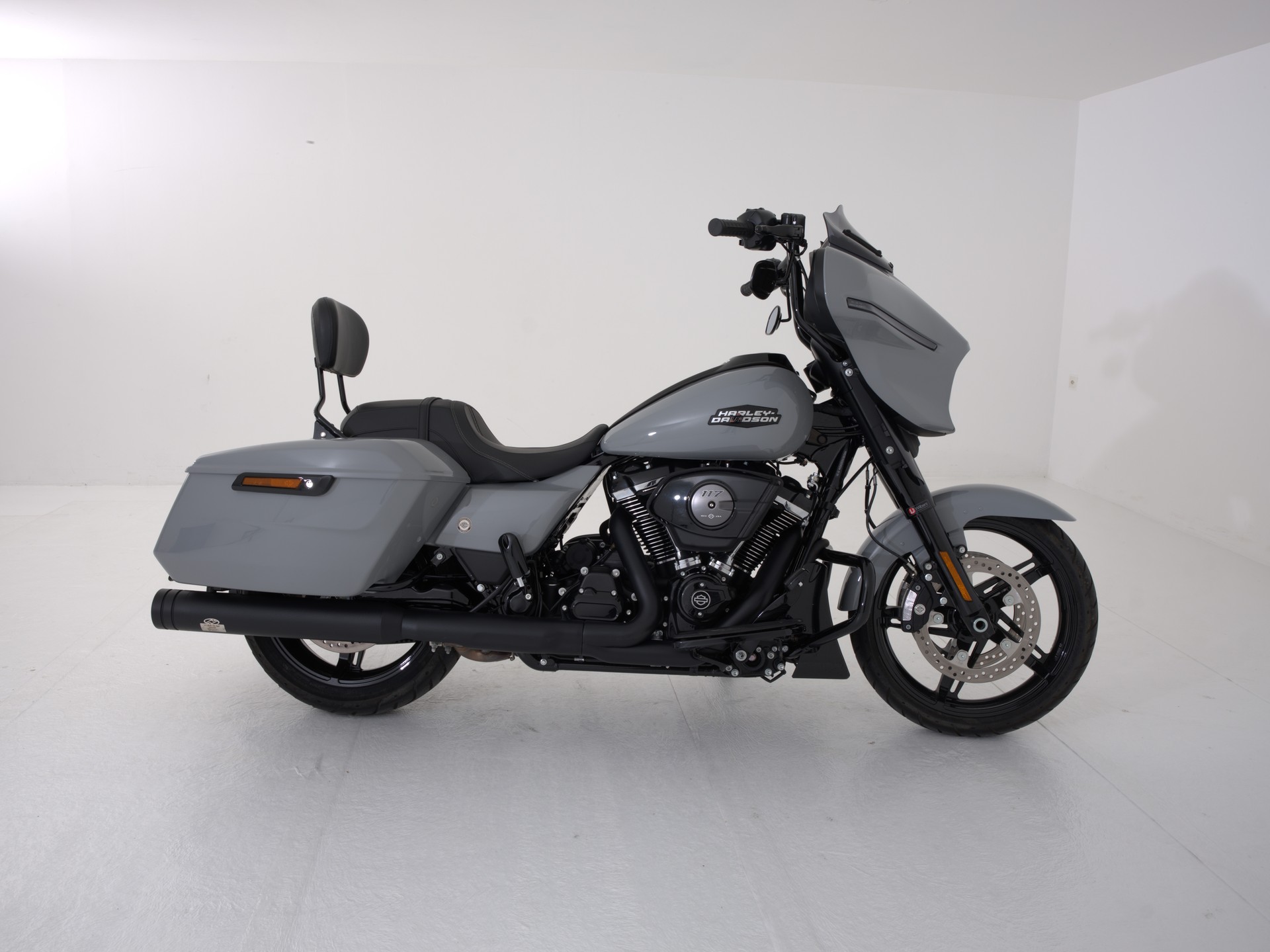 HARLEY-DAVIDSON FLHX Street Glide 117-showroom-element-1