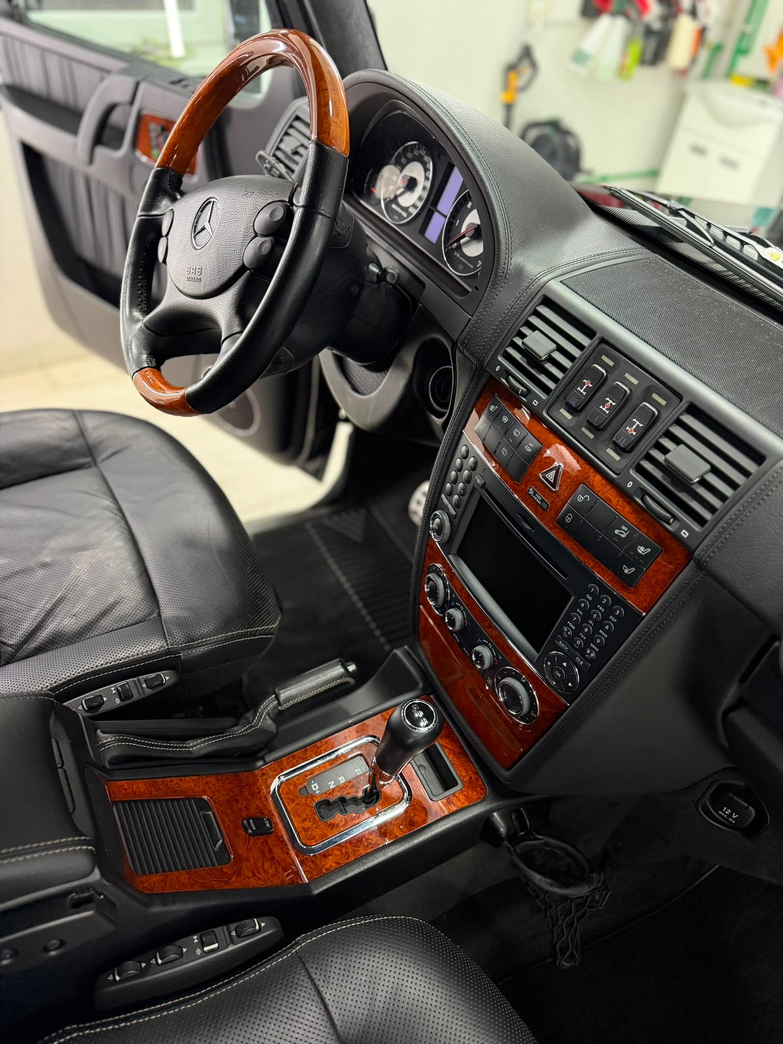 MERCEDES-BENZ G 55 AMG-image-15
