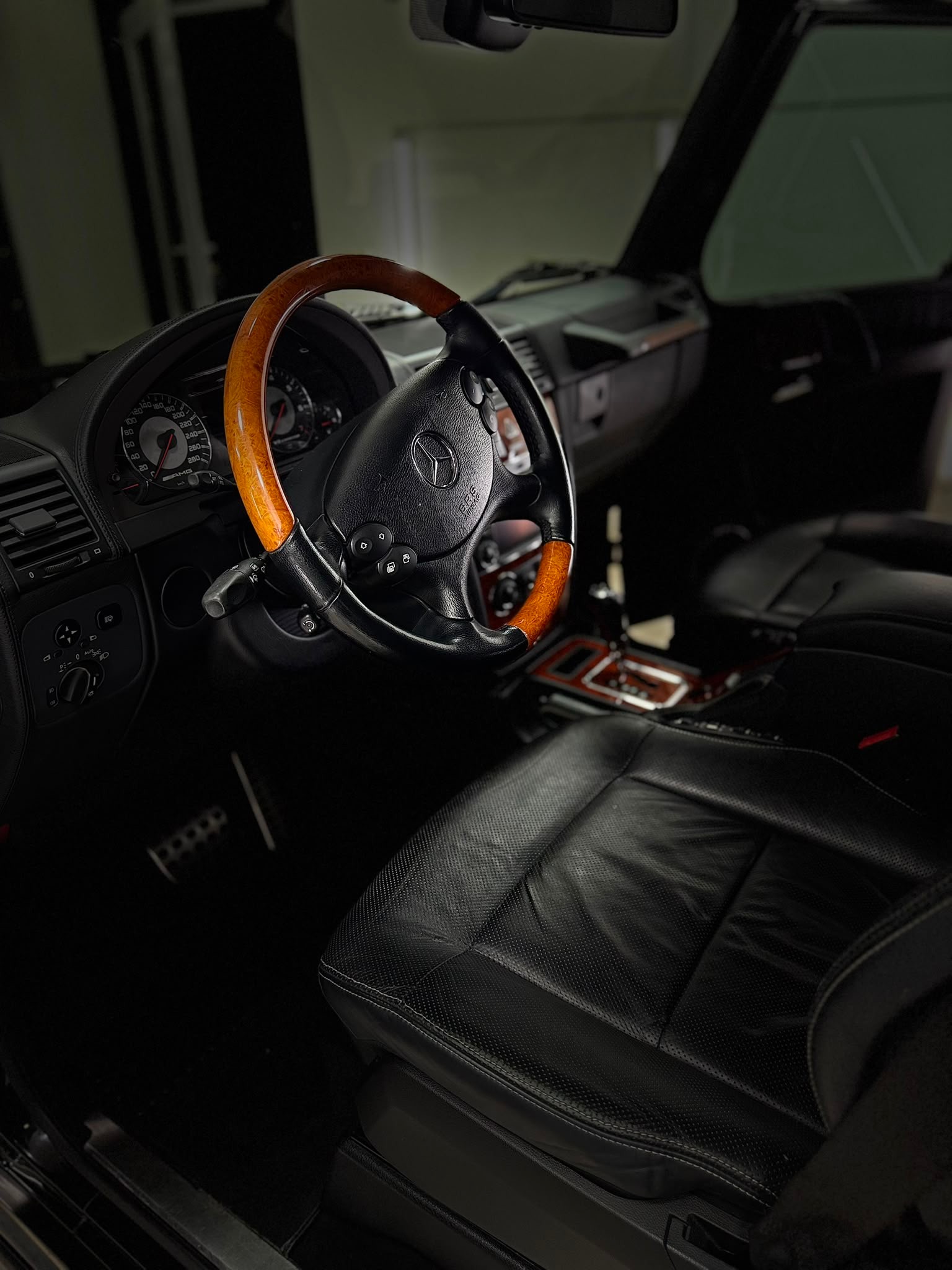 MERCEDES-BENZ G 55 AMG-image-11