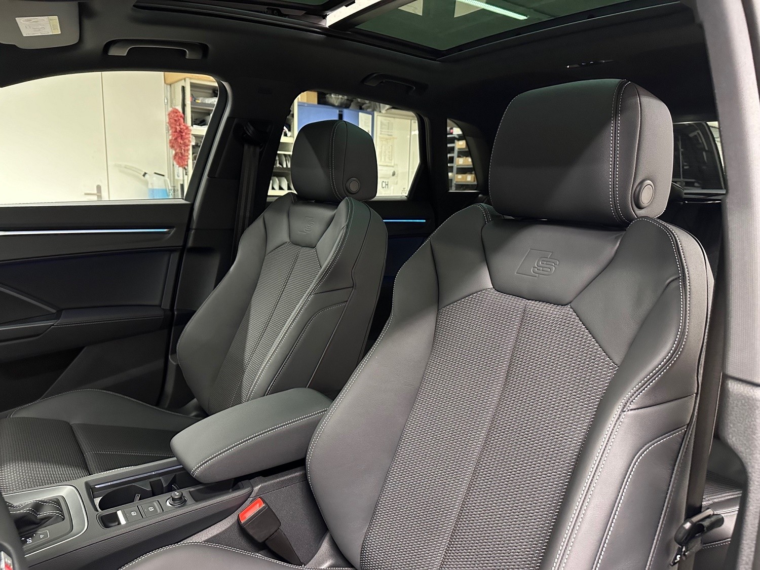 AUDI Q3 45 TFSI S line quattro S-tronic-image-5