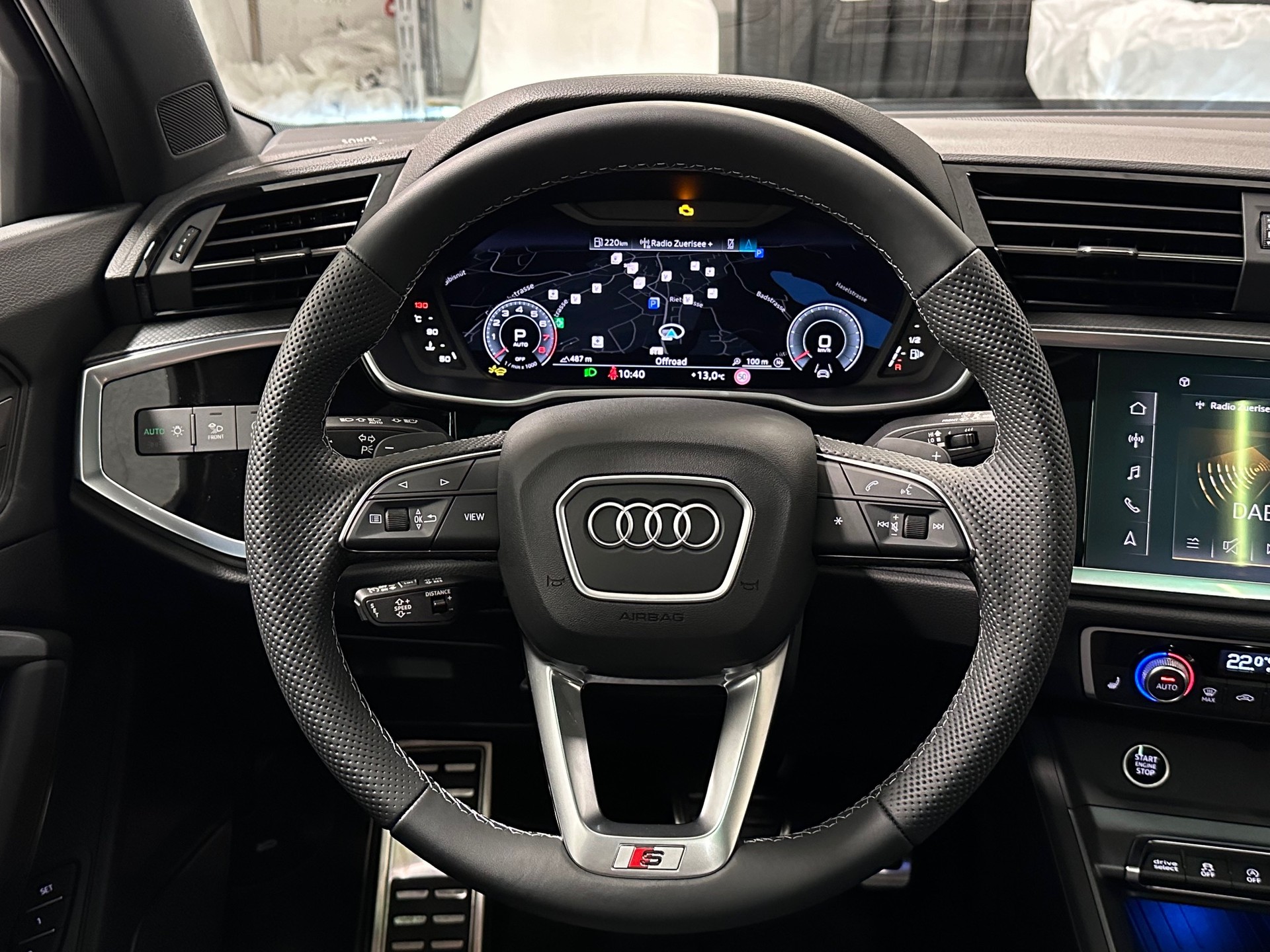 AUDI Q3 45 TFSI S line quattro S-tronic-image-10