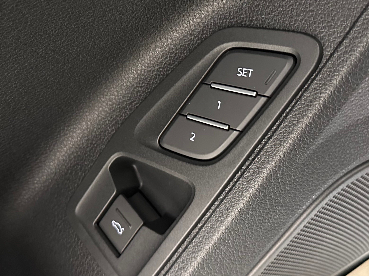 AUDI Q3 45 TFSI S line quattro S-tronic-image-13