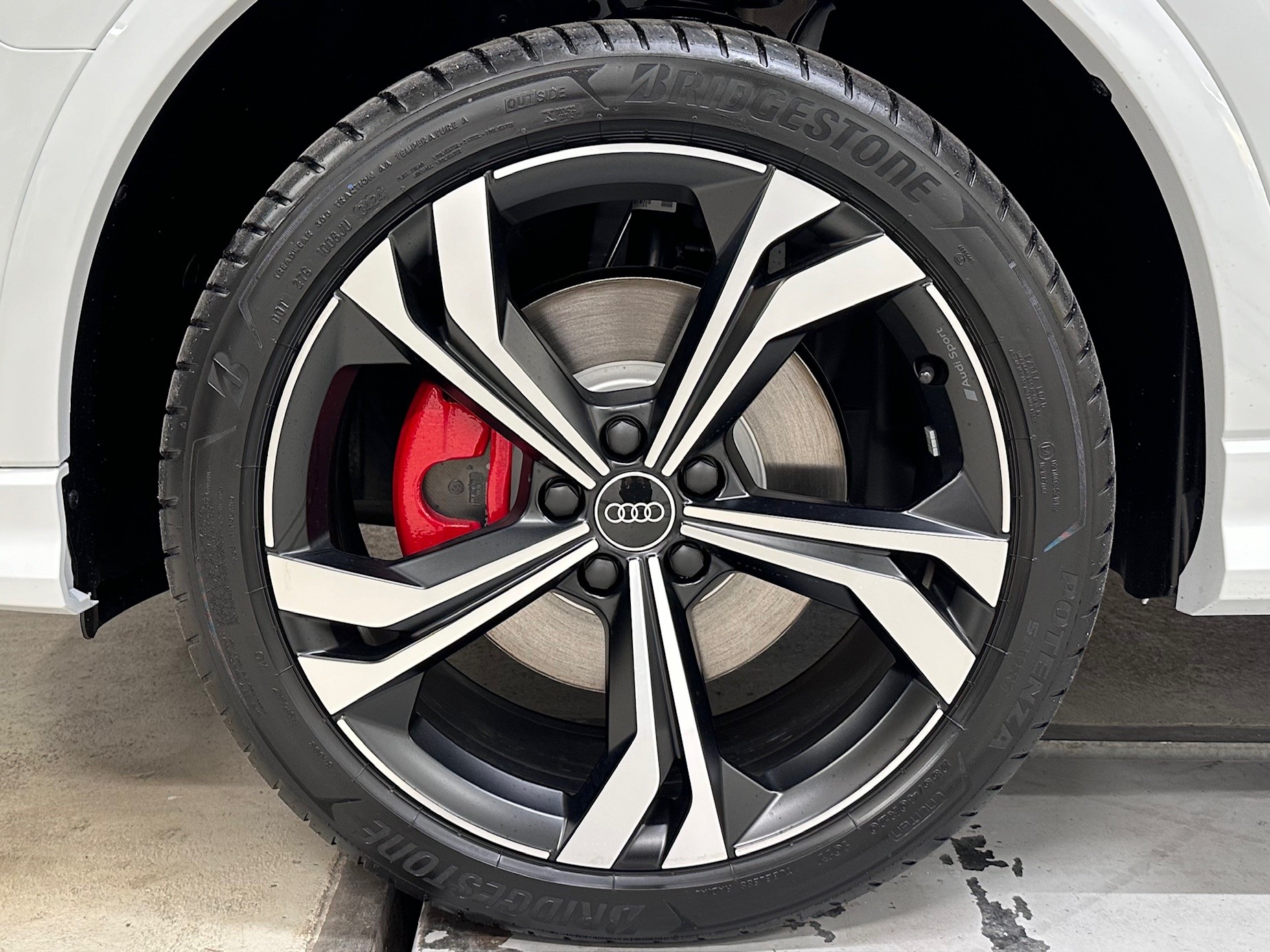AUDI Q3 45 TFSI S line quattro S-tronic-image-3