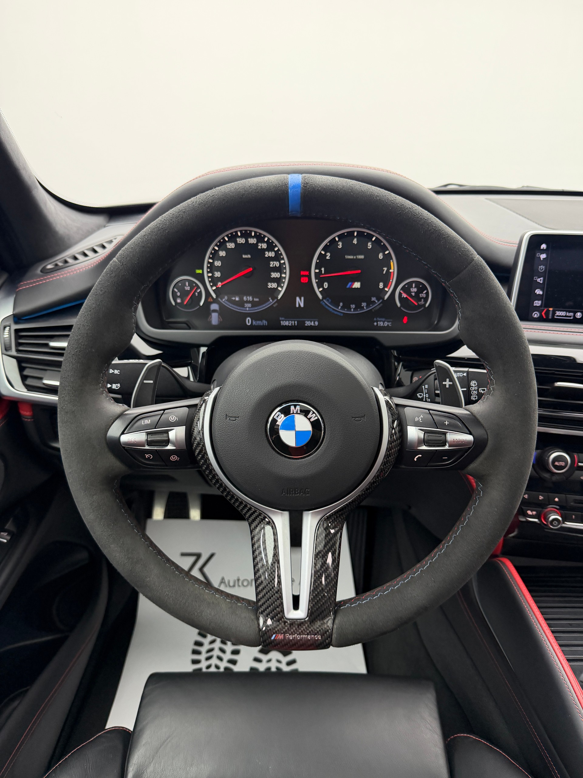 BMW X5M Edition Black Fire Steptronic / Akrapovic Abgasanlage / H&R Federn / 360° Kamera / Panoramadach / H&K Soundsystem-image-12