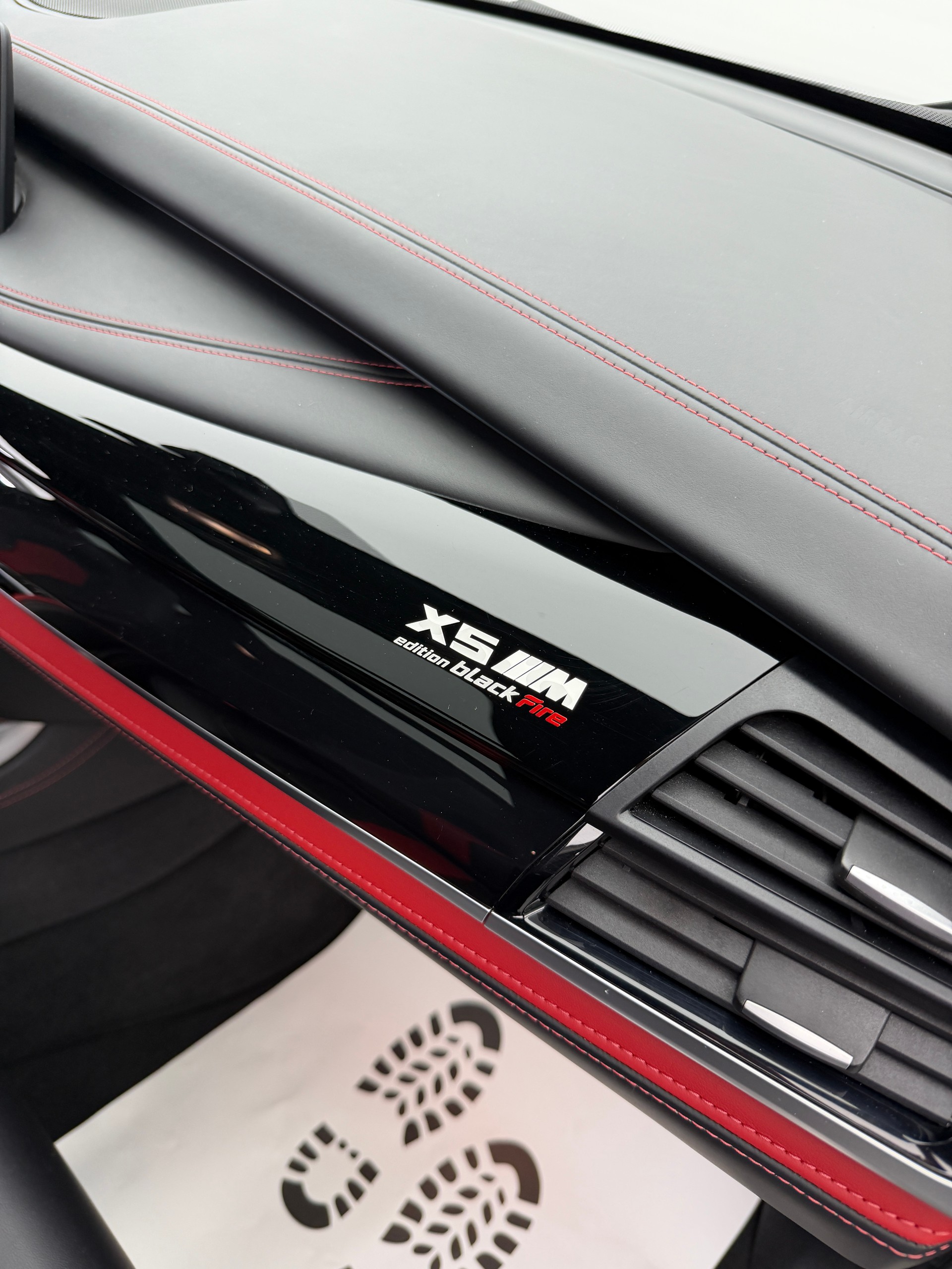 BMW X5M Edition Black Fire Steptronic / Akrapovic Abgasanlage / H&R Federn / 360° Kamera / Panoramadach / H&K Soundsystem-image-19