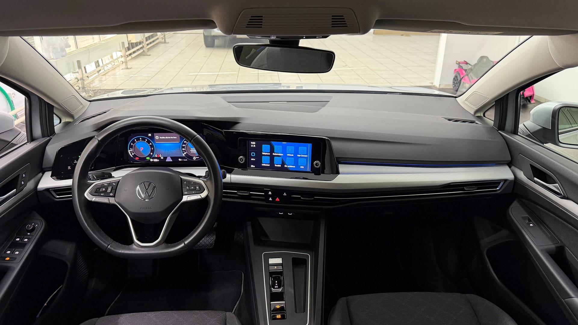 VW Golf Variant 1.5 eTSI mHEV Life-image-7