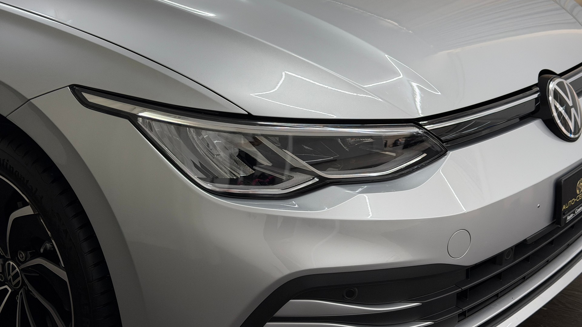 VW Golf Variant 1.5 eTSI mHEV Life-image-16