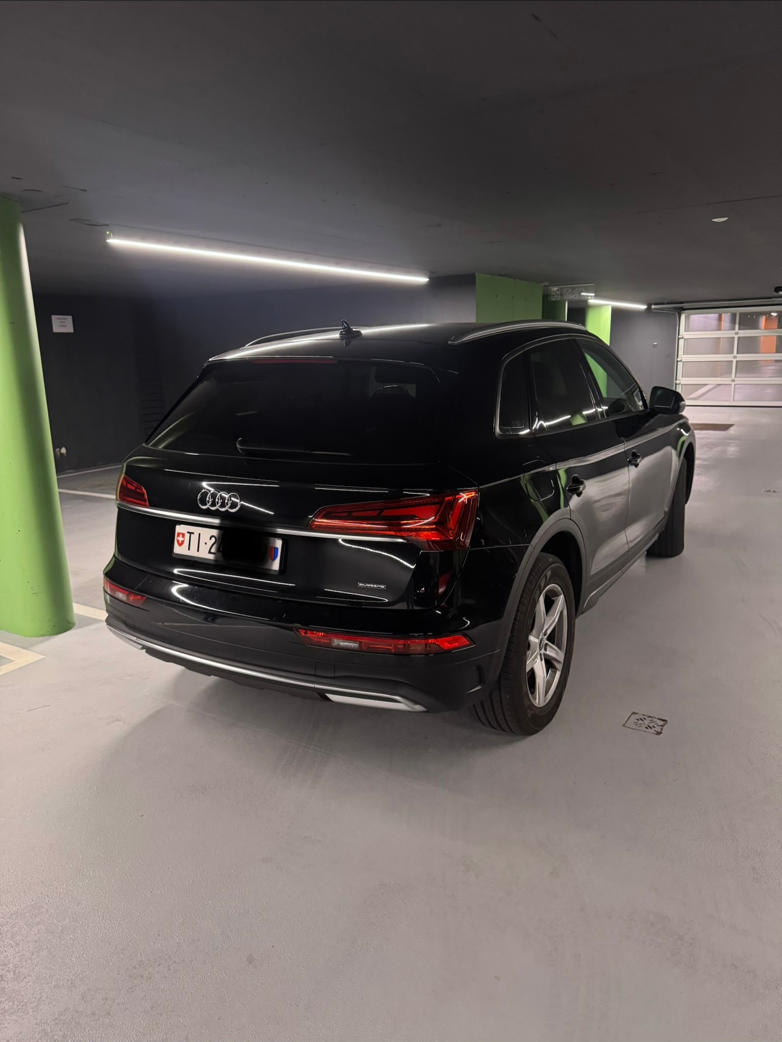 AUDI 2.0 40 TDI Advanced quattro S-Tronic-image-1