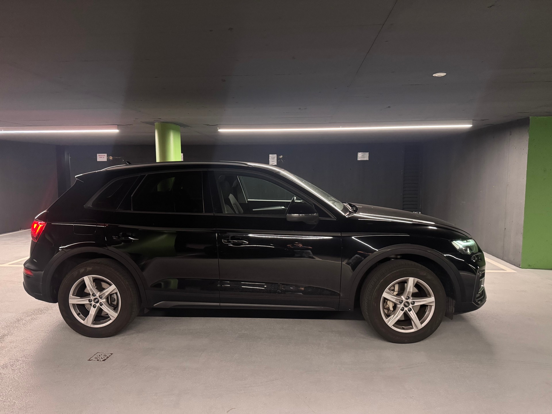 AUDI 2.0 40 TDI Advanced quattro S-Tronic-image-3