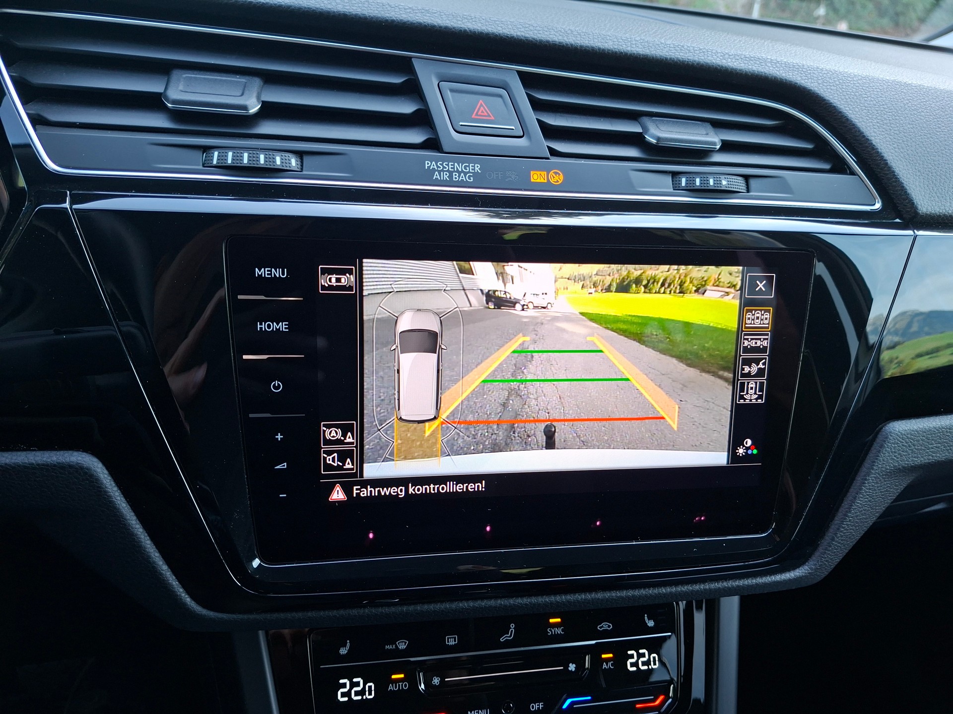 VW Touran 2.0 TDI BlueMotion Technology Highline DSG *CH-Fahrzeug mit Anhängerkupplung*-image-9