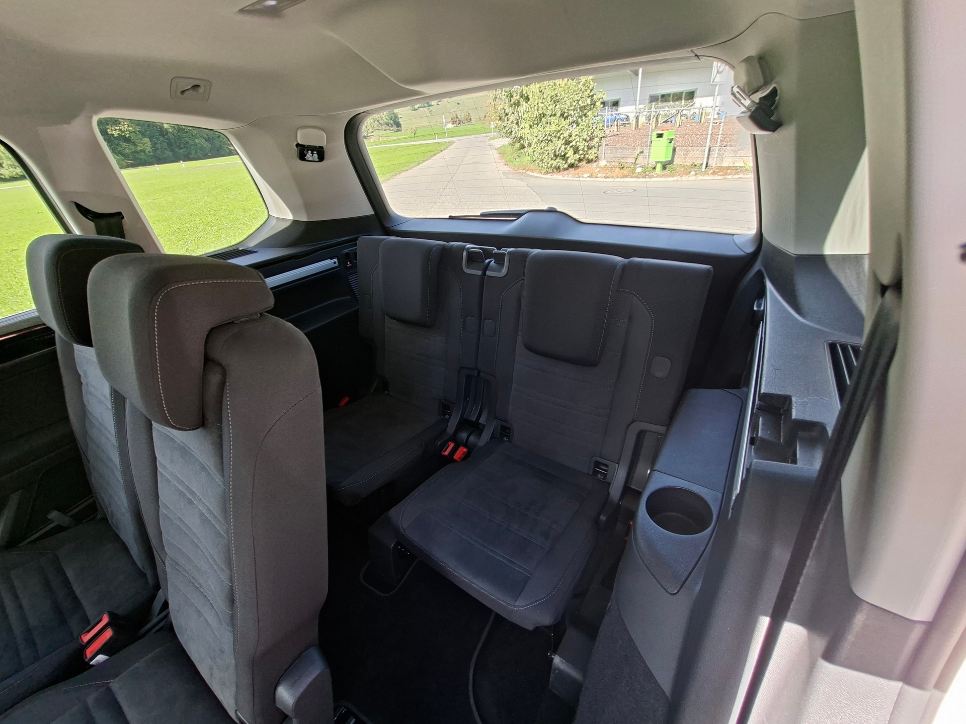 VW Touran 2.0 TDI BlueMotion Technology Highline DSG *CH-Fahrzeug mit Anhängerkupplung*-image-15