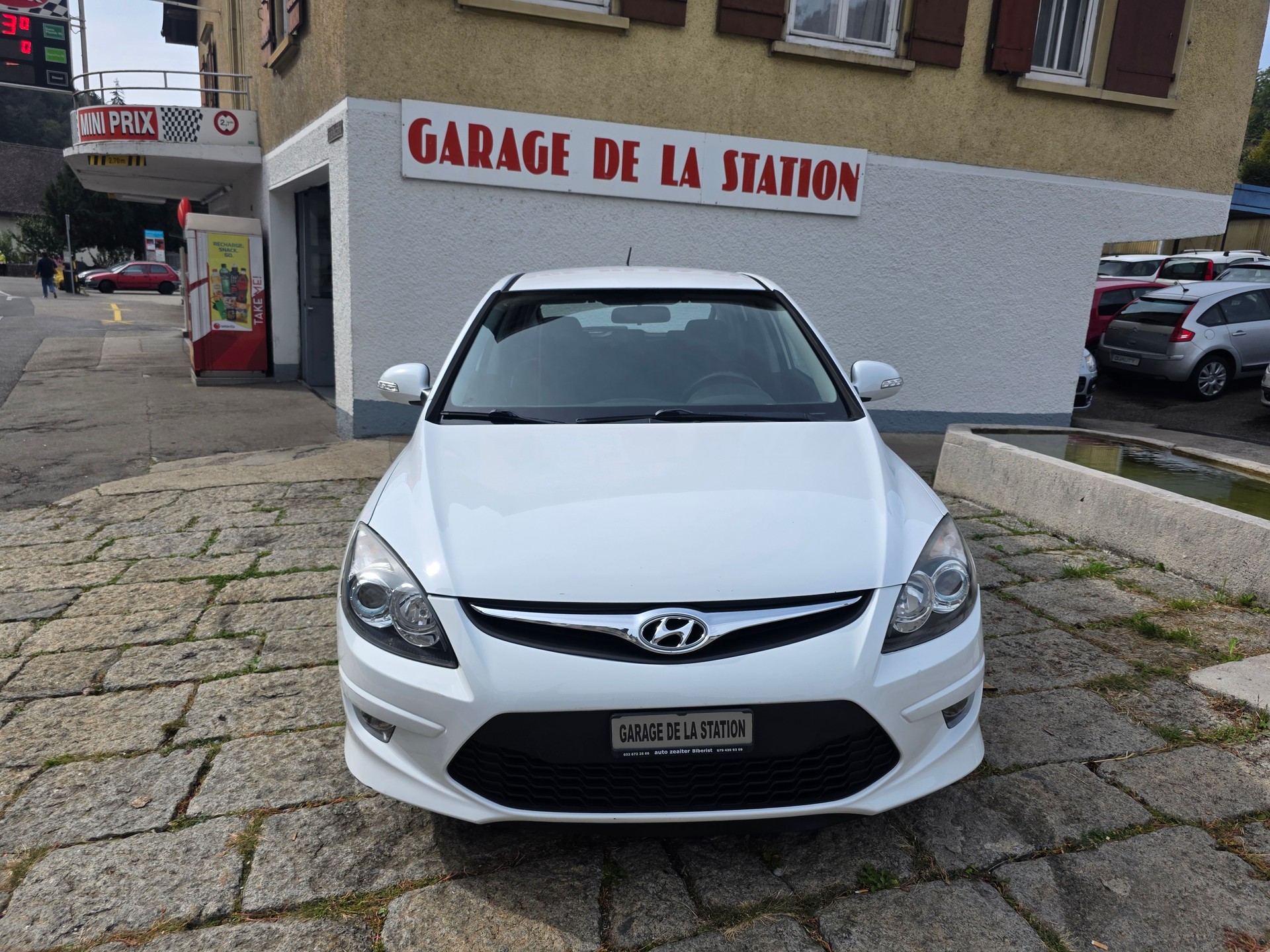 HYUNDAI i30 1.6 Swiss Plus Edition Automatic-image-1