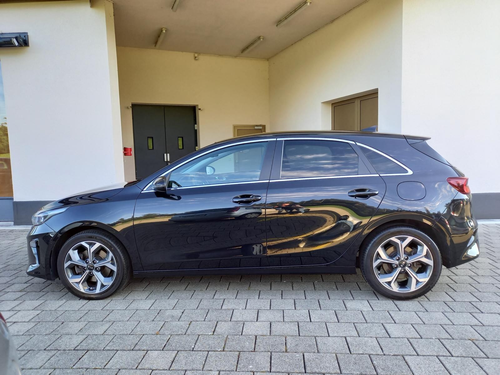 KIA Ceed 1.4 T-GDi Style DCT-image-2