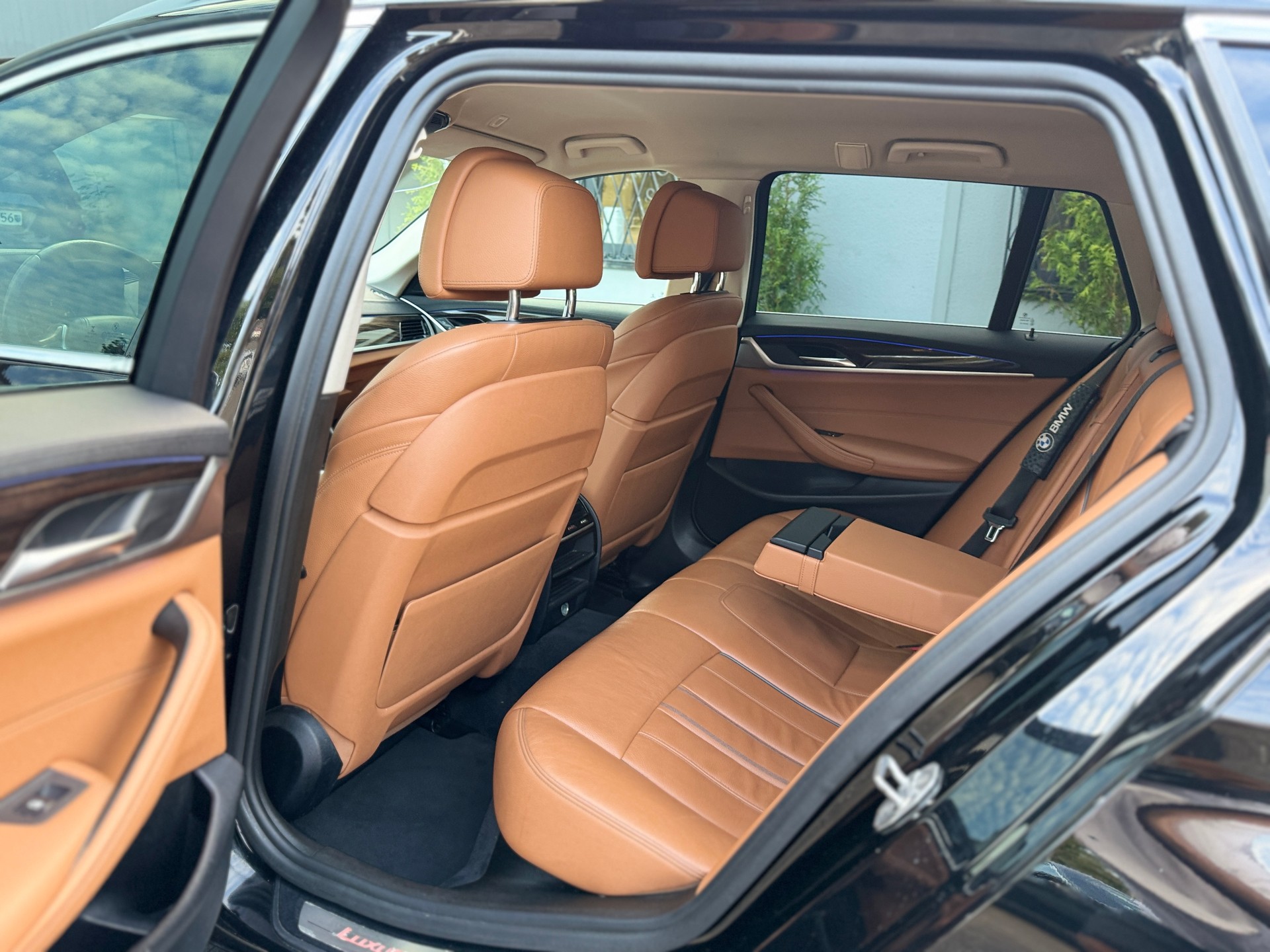 BMW 530d xDrive Touring Luxury Line Steptronic-image-7