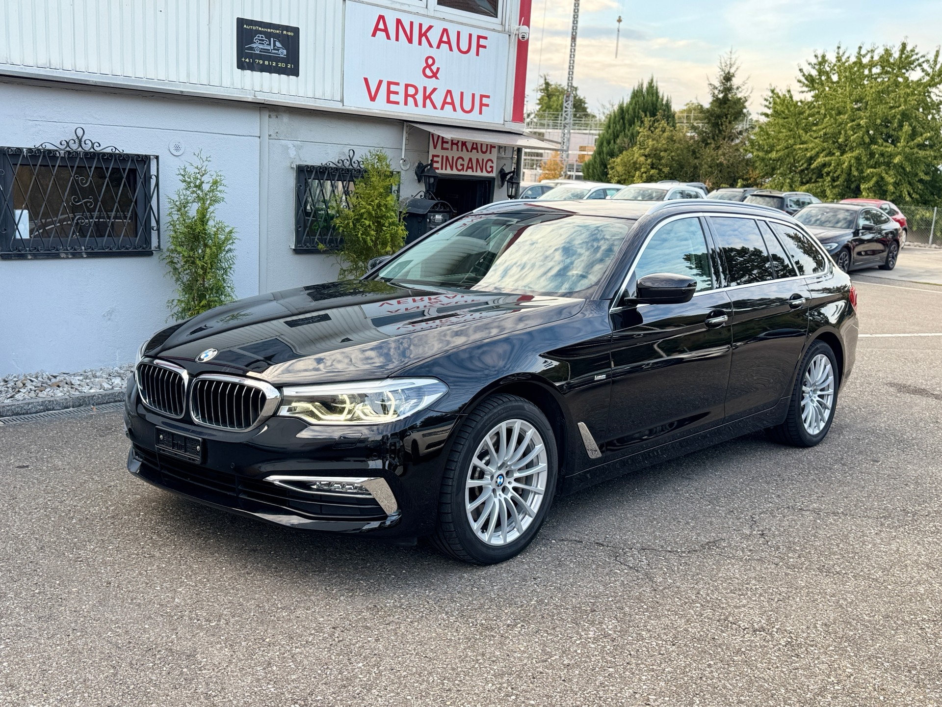 BMW 530d xDrive Touring Luxury Line Steptronic-image-0