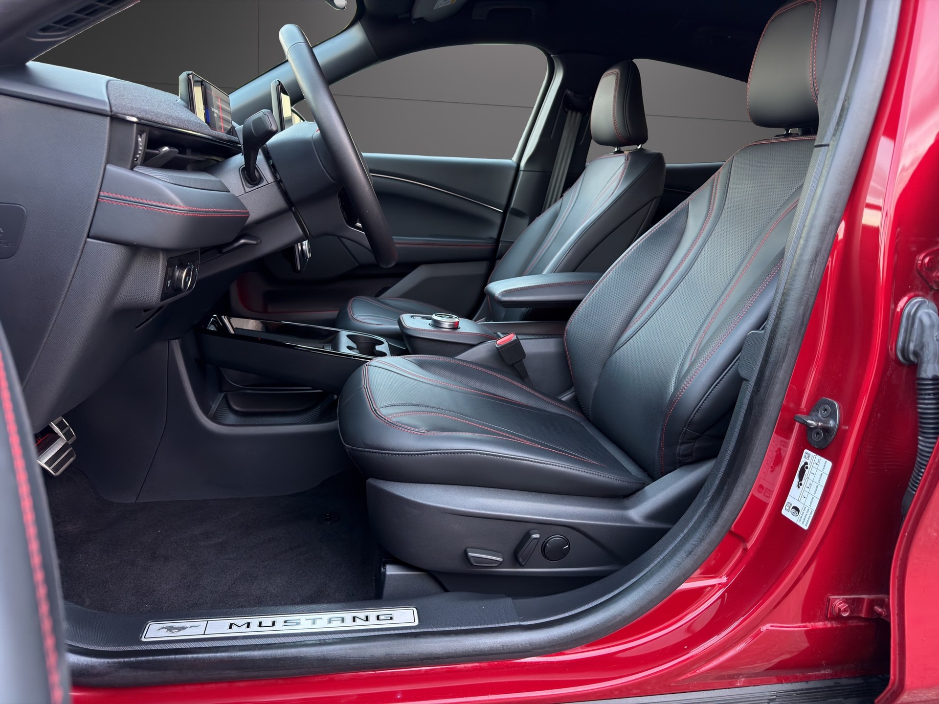 FORD Mustang MACH-E Premium RWD 88 kWh-image-21