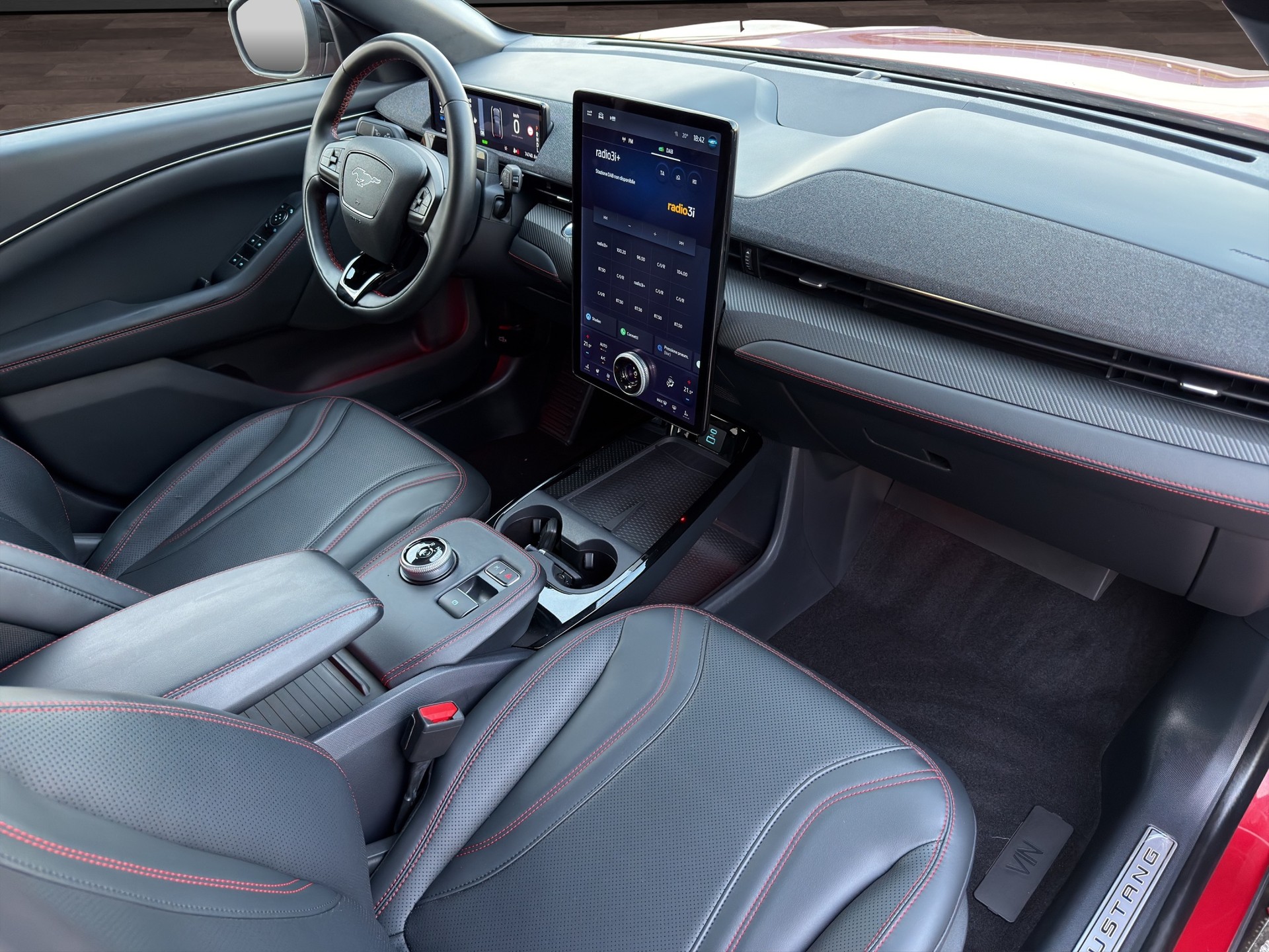 FORD Mustang MACH-E Premium RWD 88 kWh-image-18