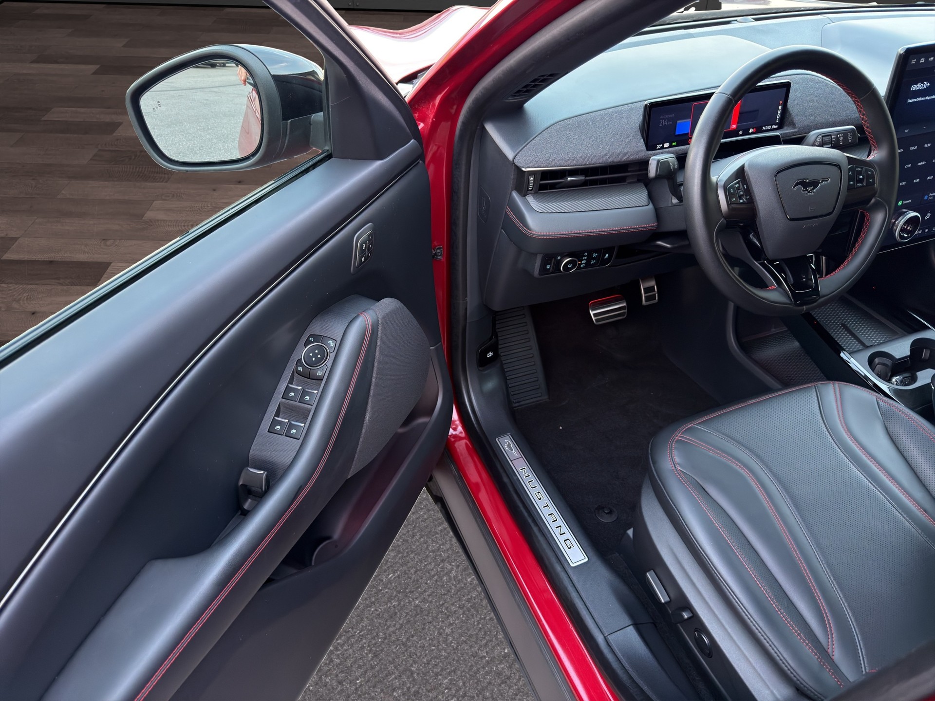 FORD Mustang MACH-E Premium RWD 88 kWh-image-19