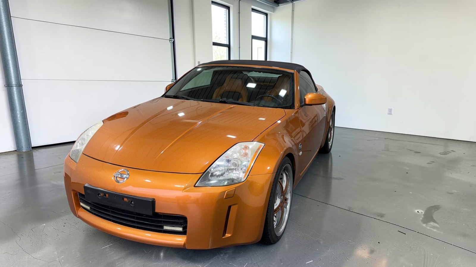 NISSAN 350 Z Roadster-image-2