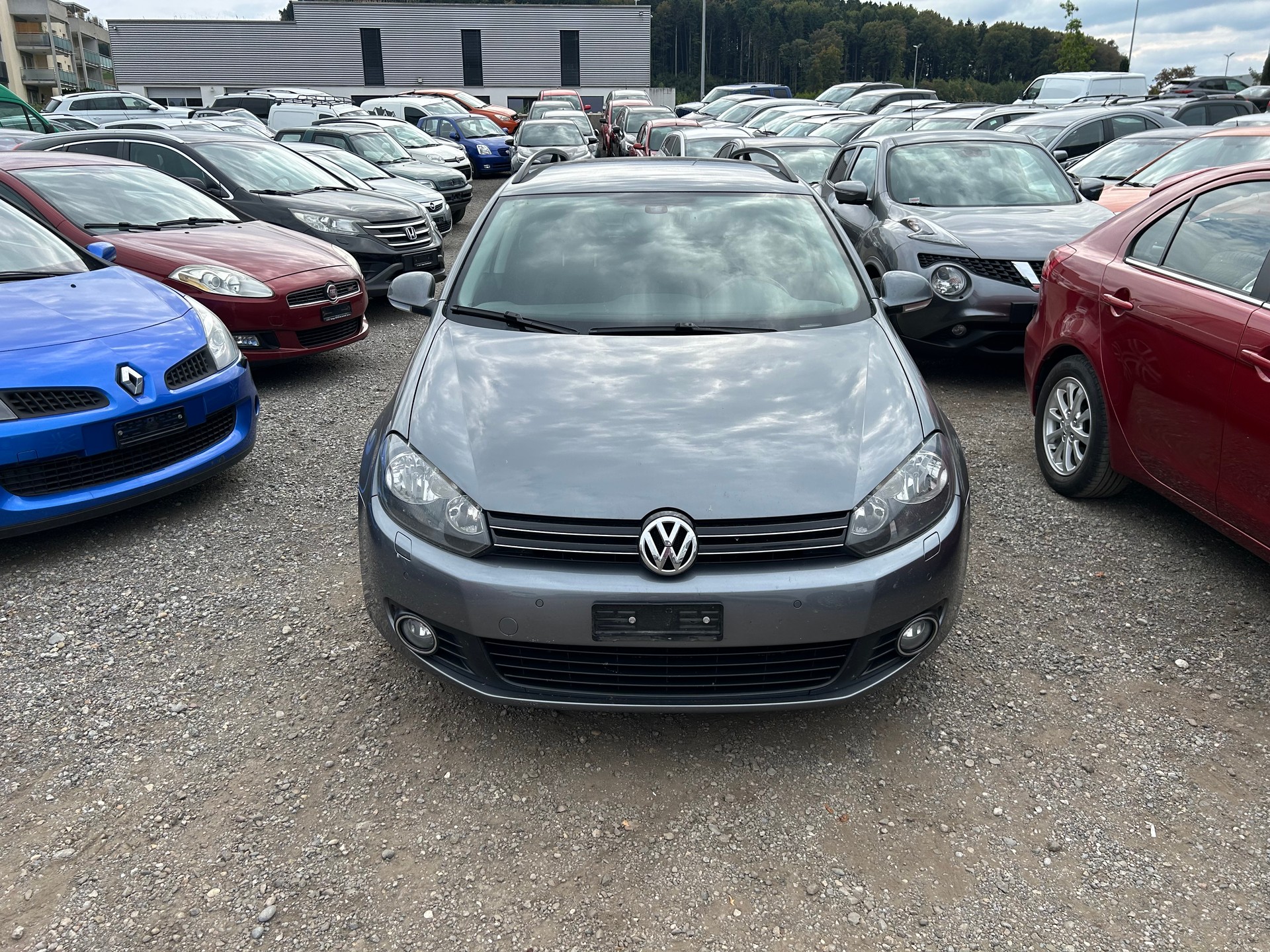 VW Golf Variant 1.6 TDI Team 4Motion-image-1