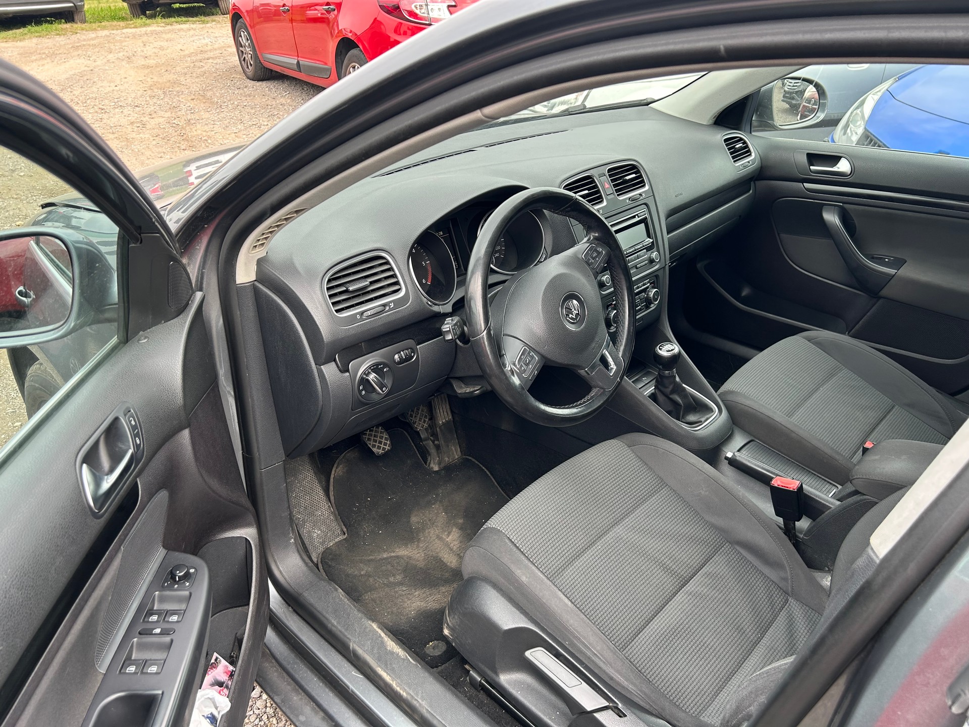 VW Golf Variant 1.6 TDI Team 4Motion-image-11