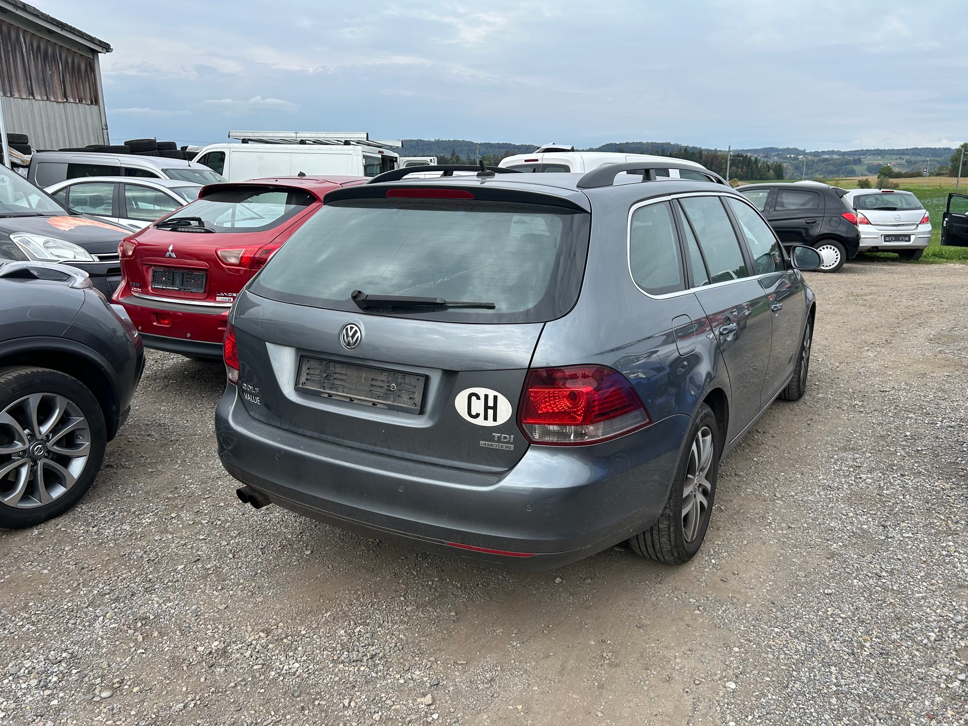 VW Golf Variant 1.6 TDI Team 4Motion-image-4