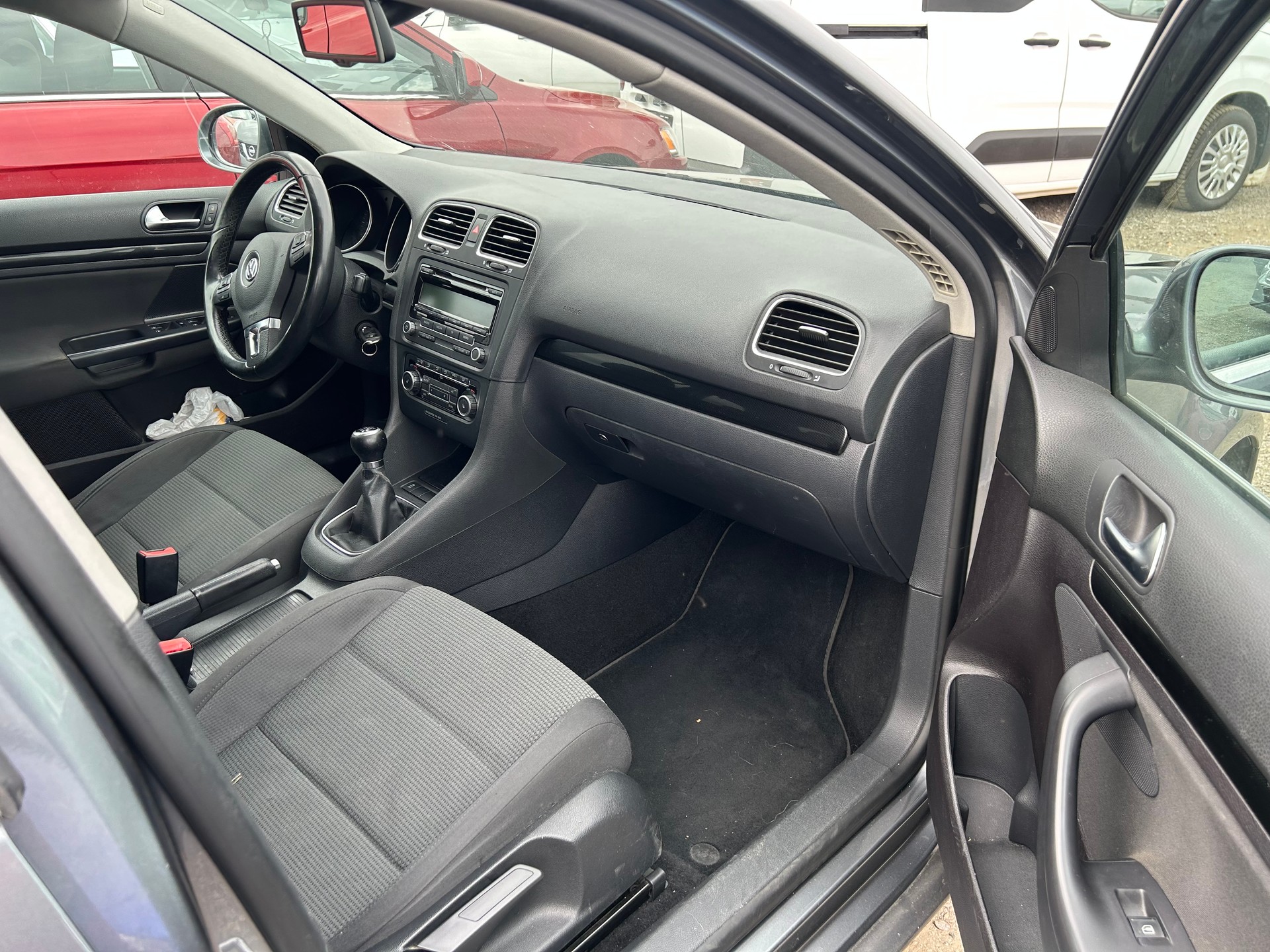 VW Golf Variant 1.6 TDI Team 4Motion-image-13