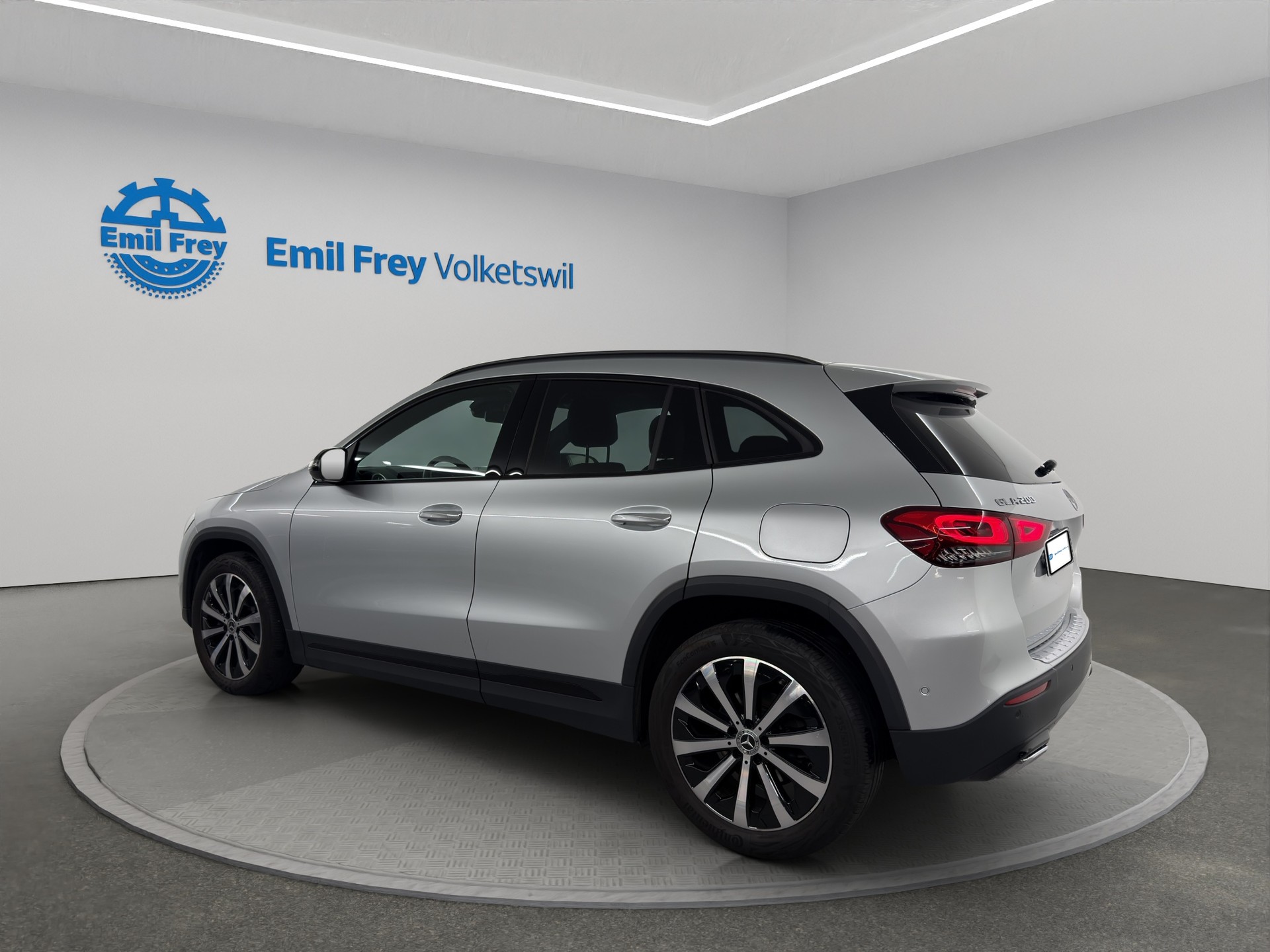 MERCEDES-BENZ GLA-Klasse GLA 200 Progressive 4matic-image-2