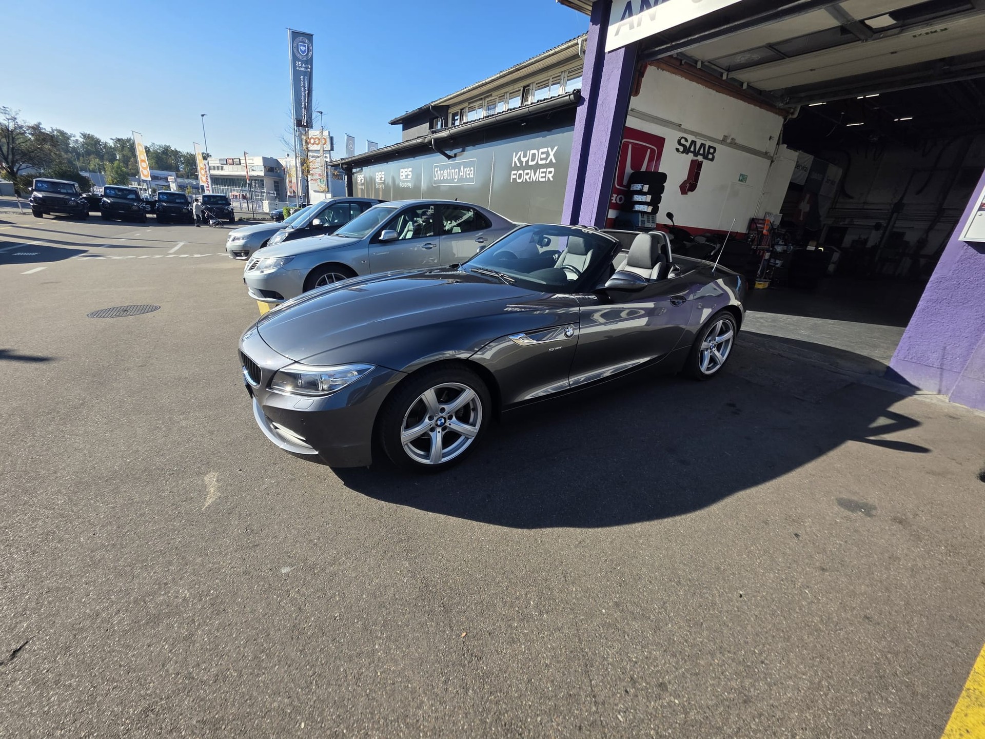 BMW Z4 sDrive20i-image-1