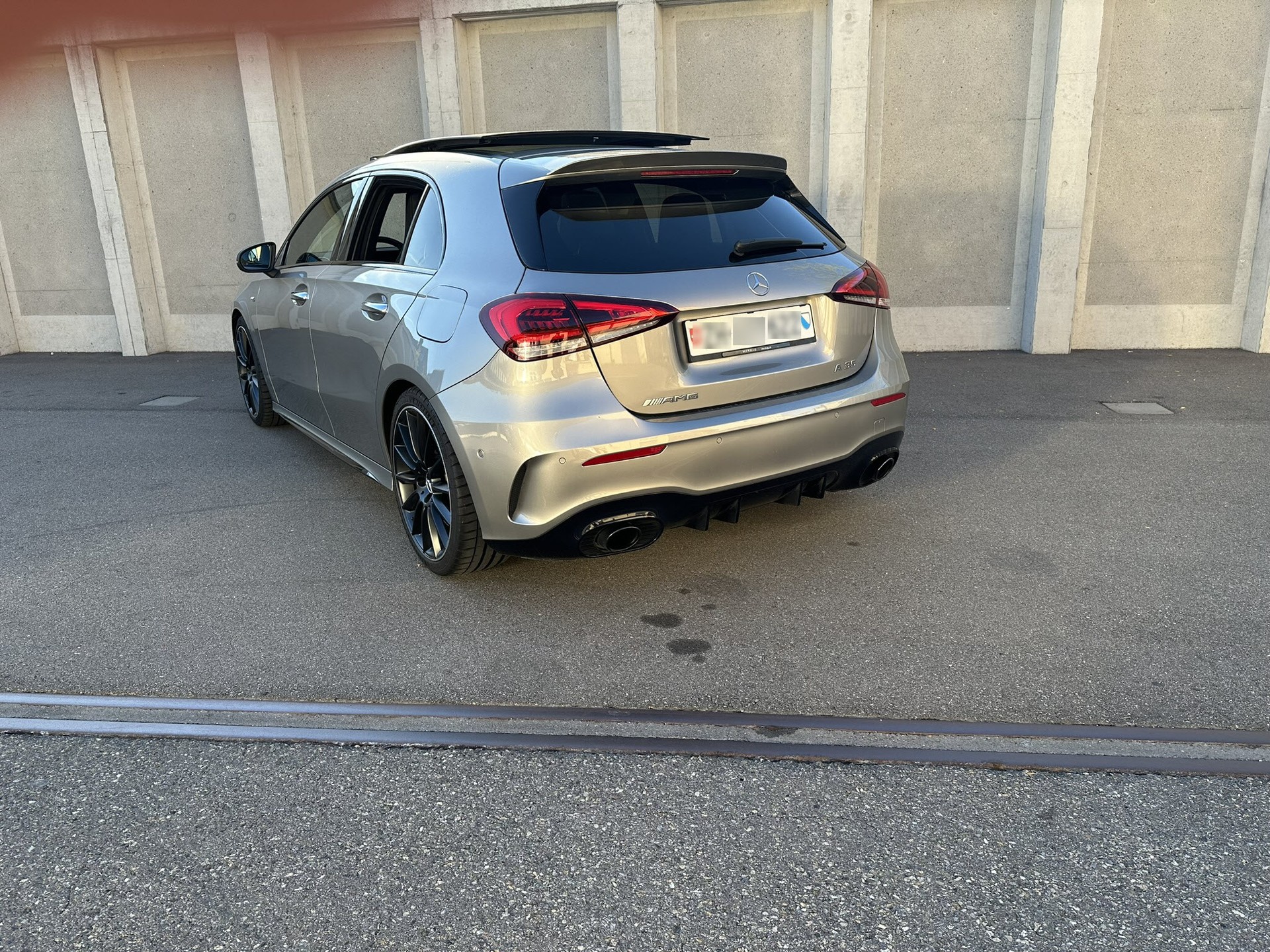 MERCEDES-BENZ A 35 AMG 4matic-image-1