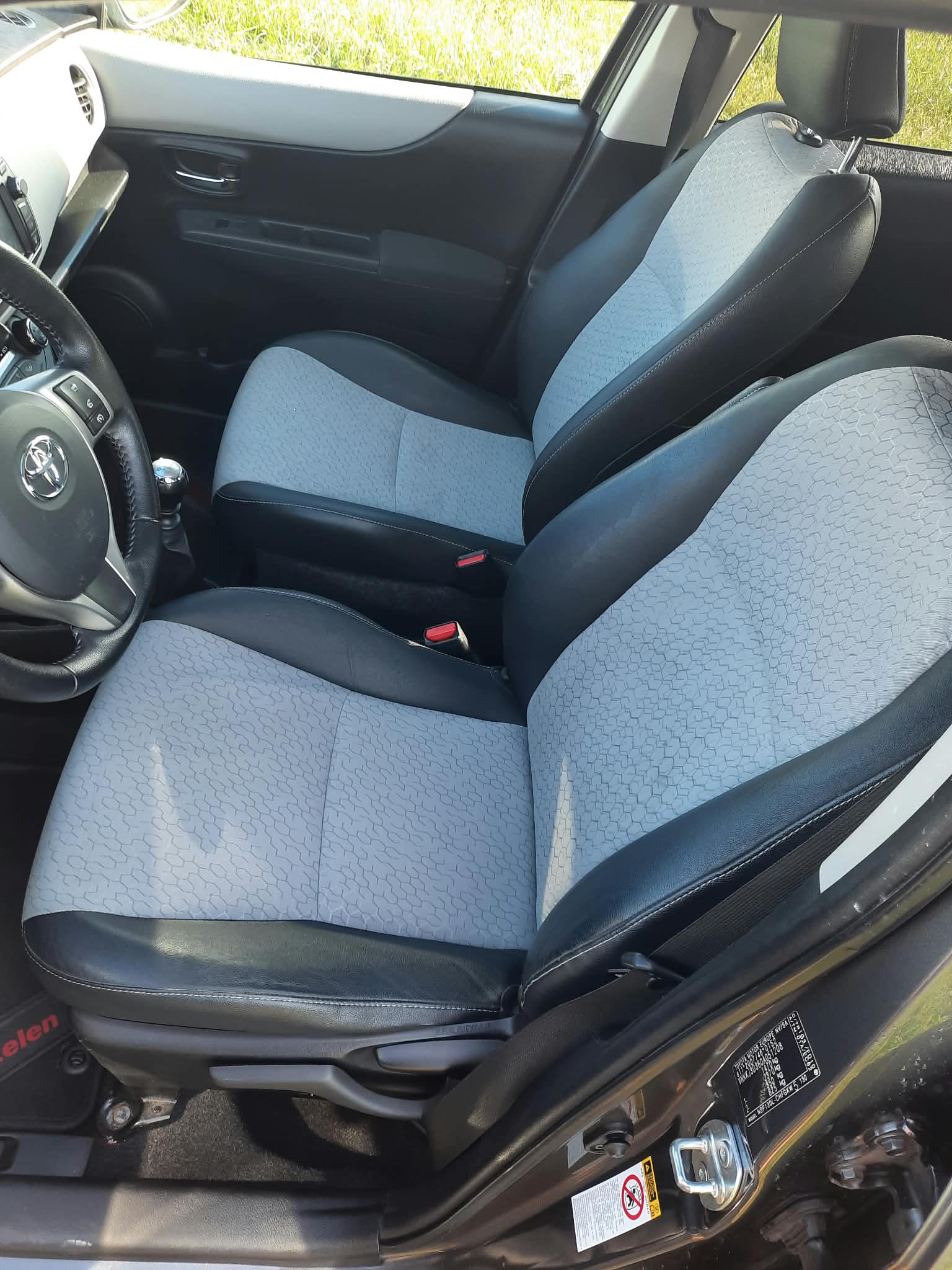 TOYOTA Yaris 1.33 Sol Premium-image-9