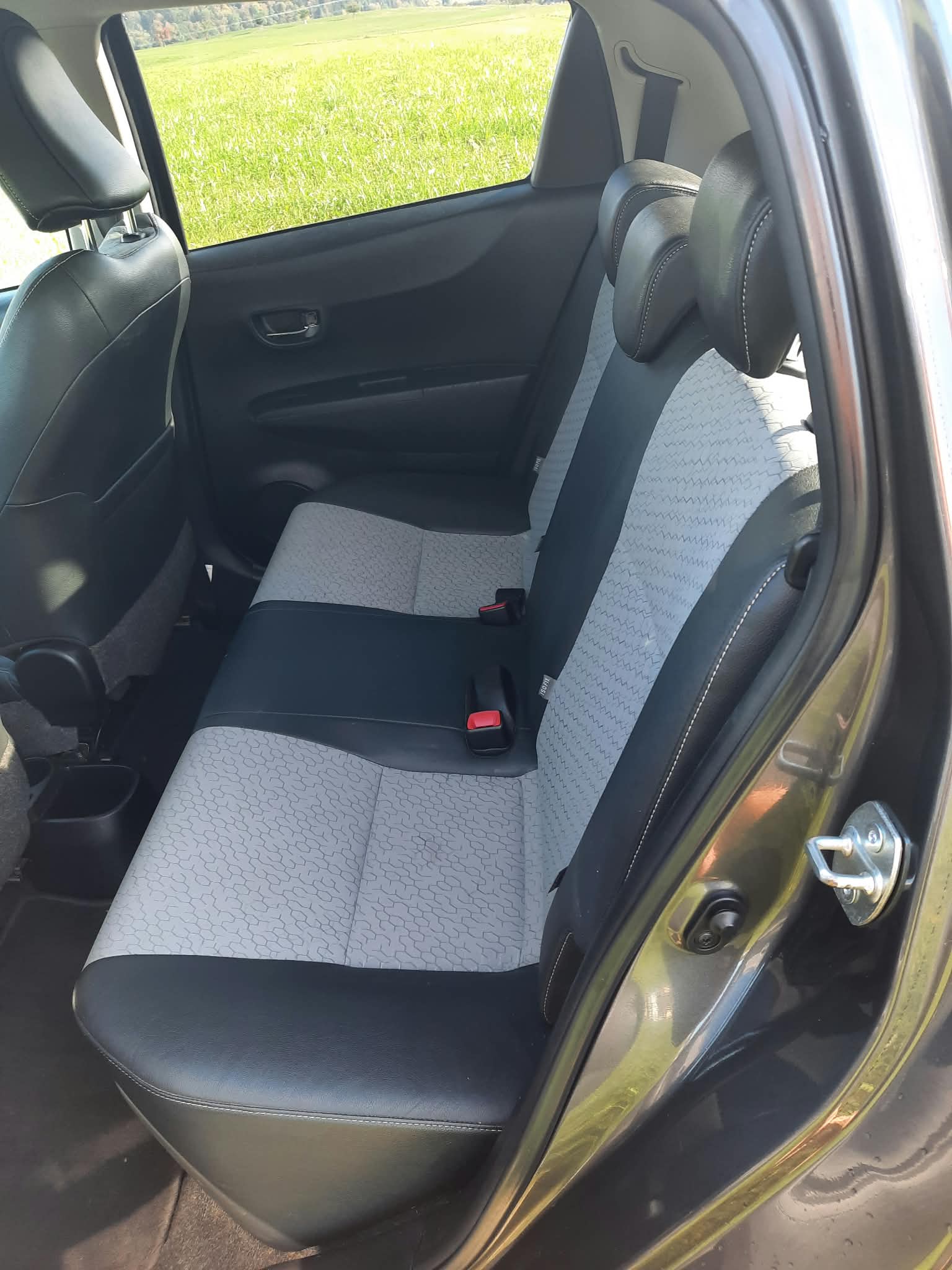 TOYOTA Yaris 1.33 Sol Premium-image-10
