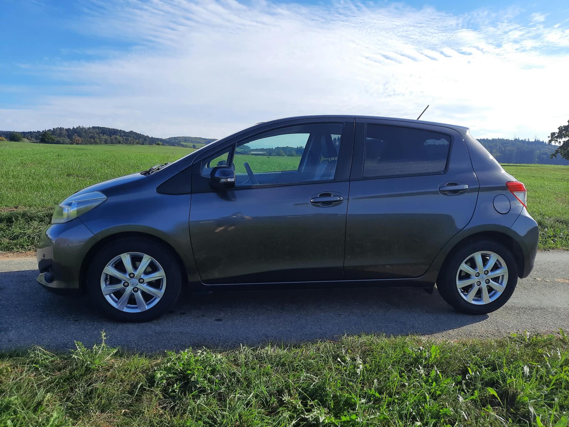 TOYOTA Yaris 1.33 Sol Premium-image-6