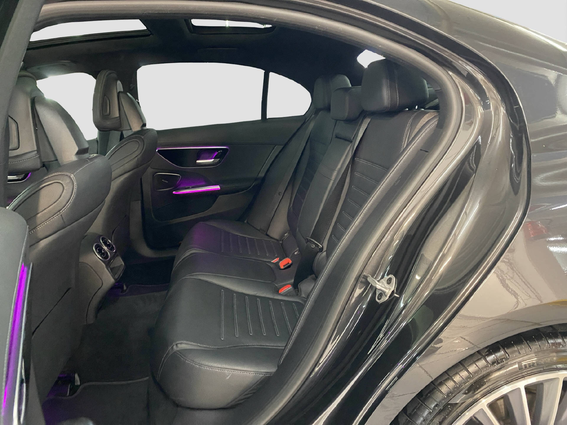 MERCEDES-BENZ C 220 d AMG Line-image-11
