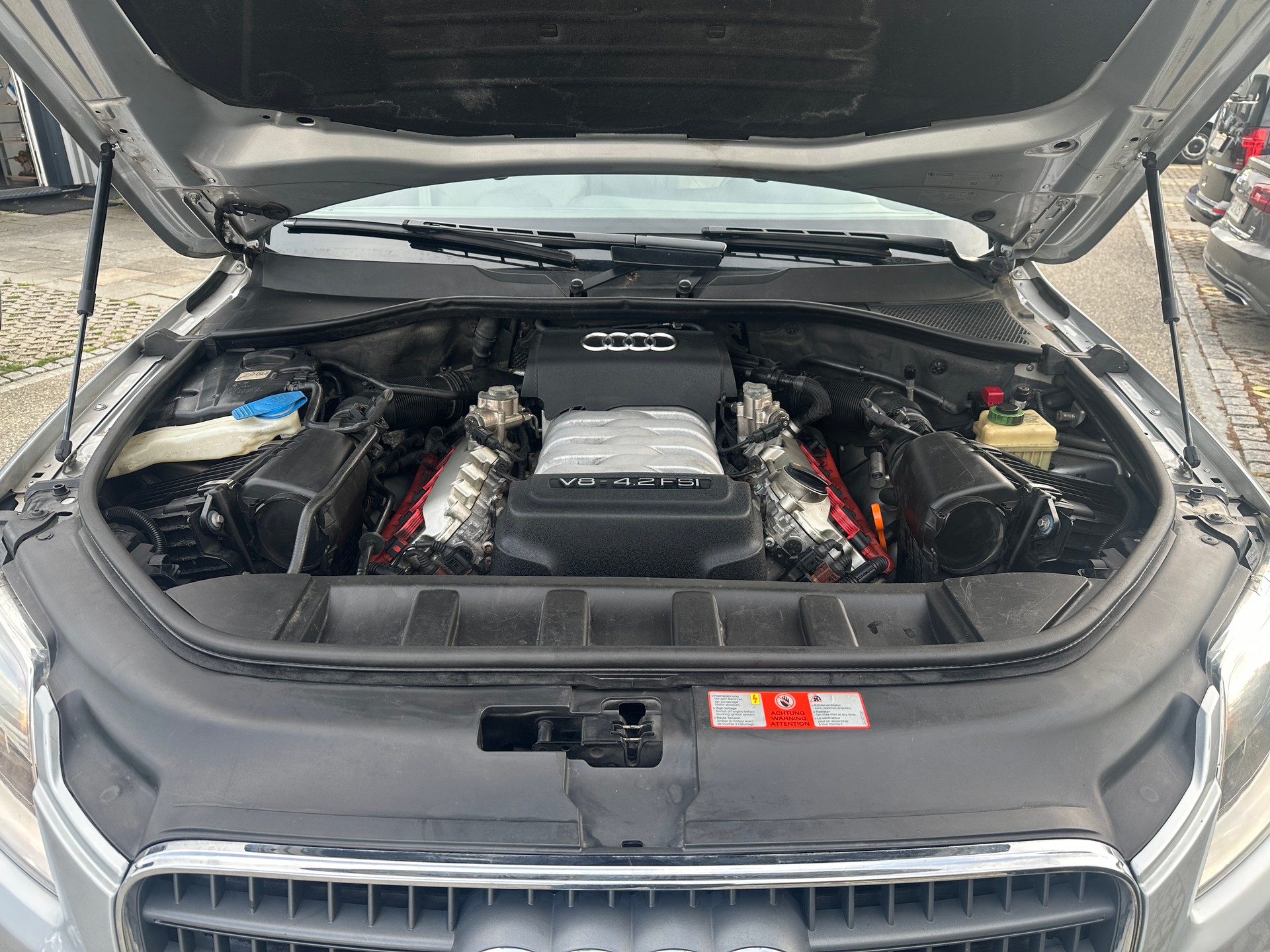 AUDI Q7 4.2 FSI quattro tiptronic-image-10
