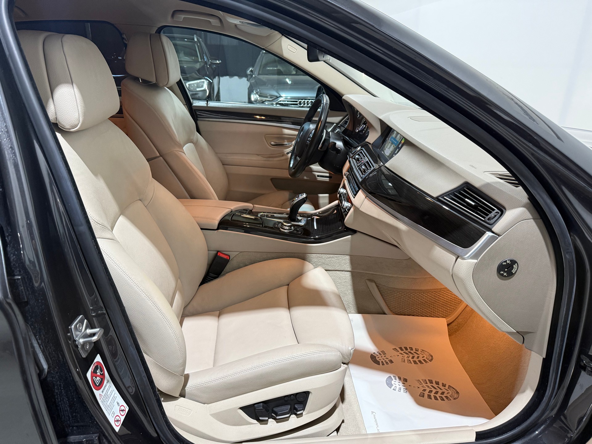 BMW 528i xDrive Steptronic-image-13