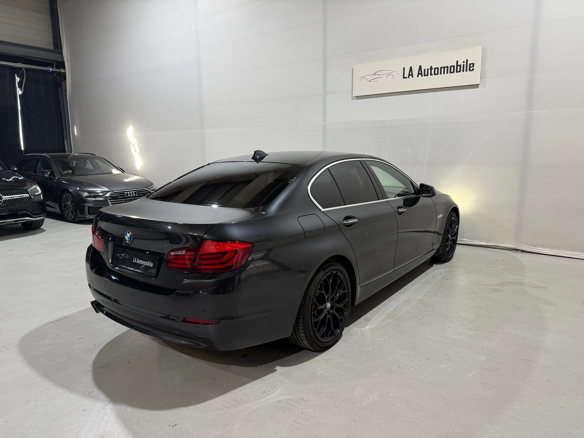 BMW 528i xDrive Steptronic-image-8
