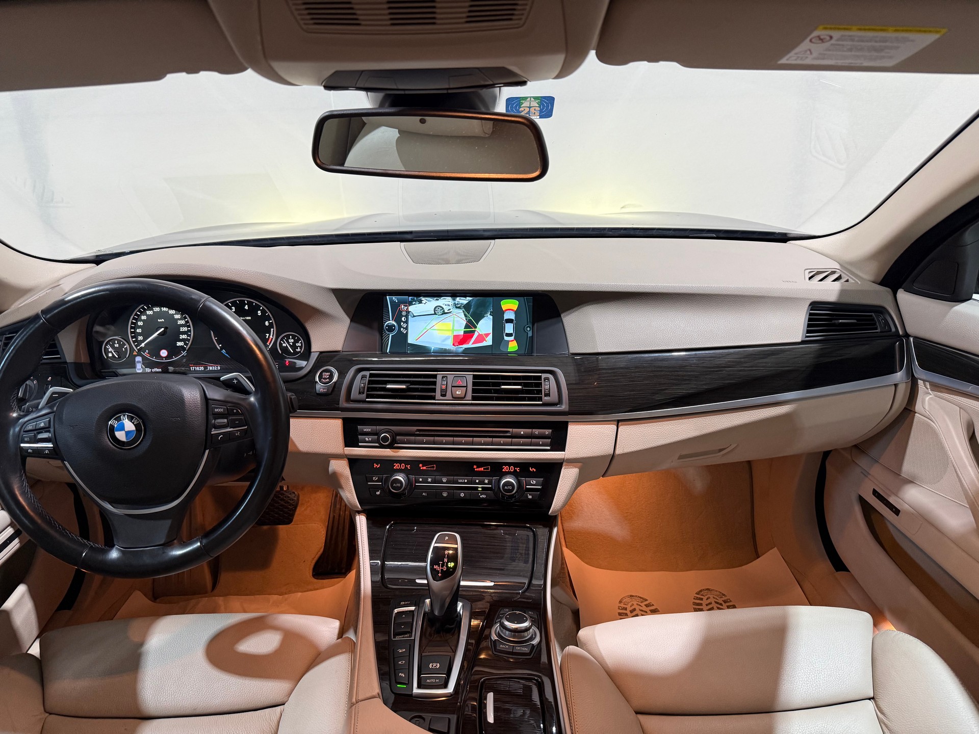 BMW 528i xDrive Steptronic-image-11