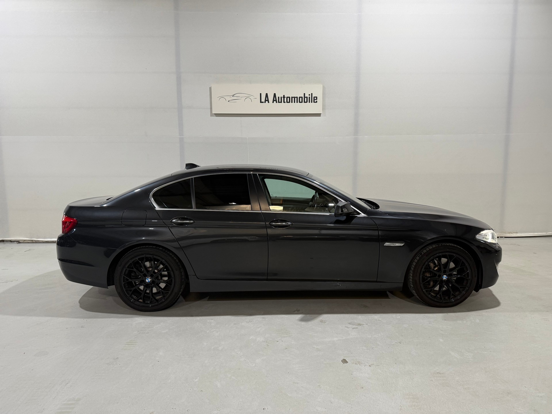 BMW 528i xDrive Steptronic-image-6
