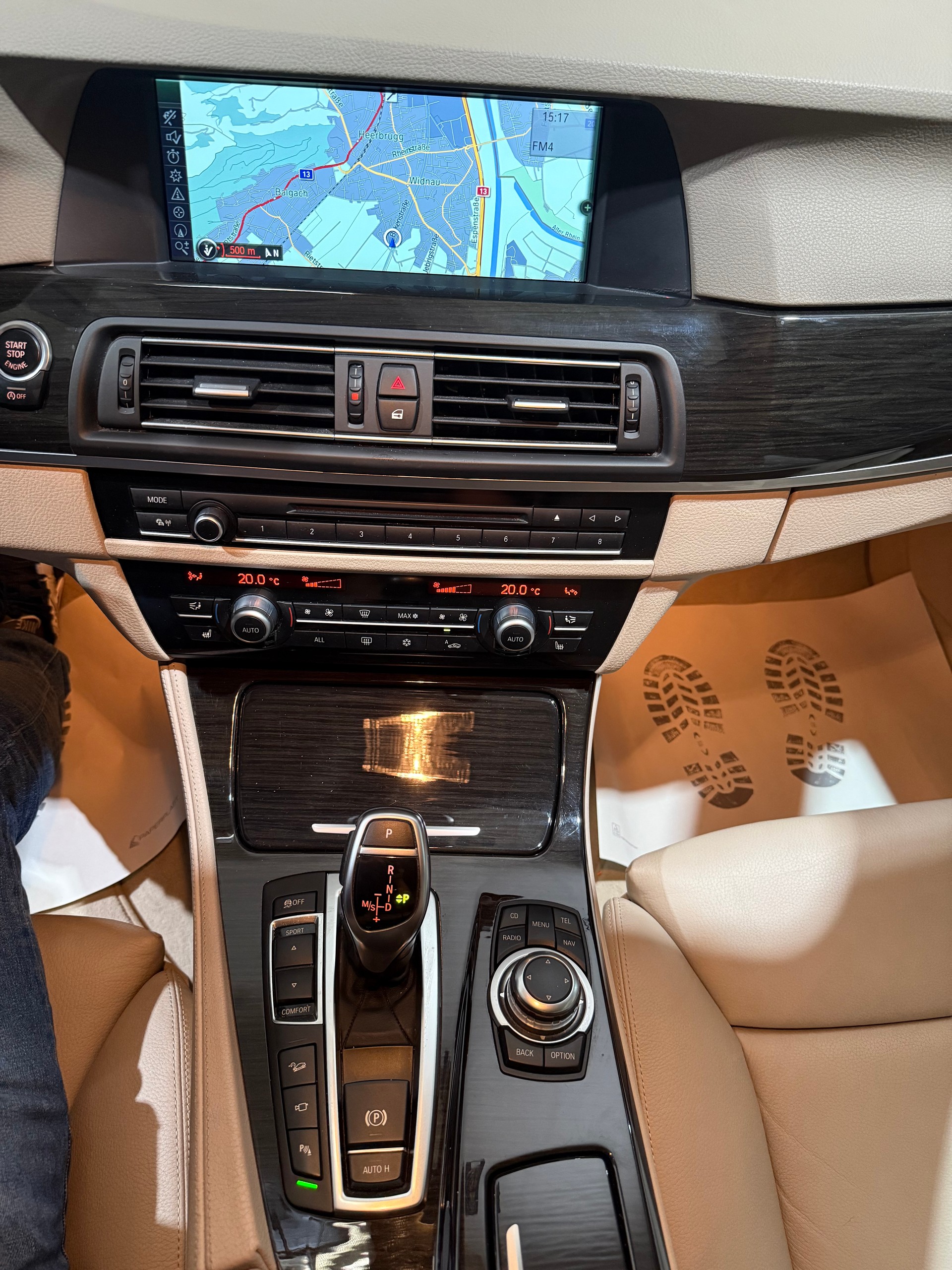 BMW 528i xDrive Steptronic-image-15