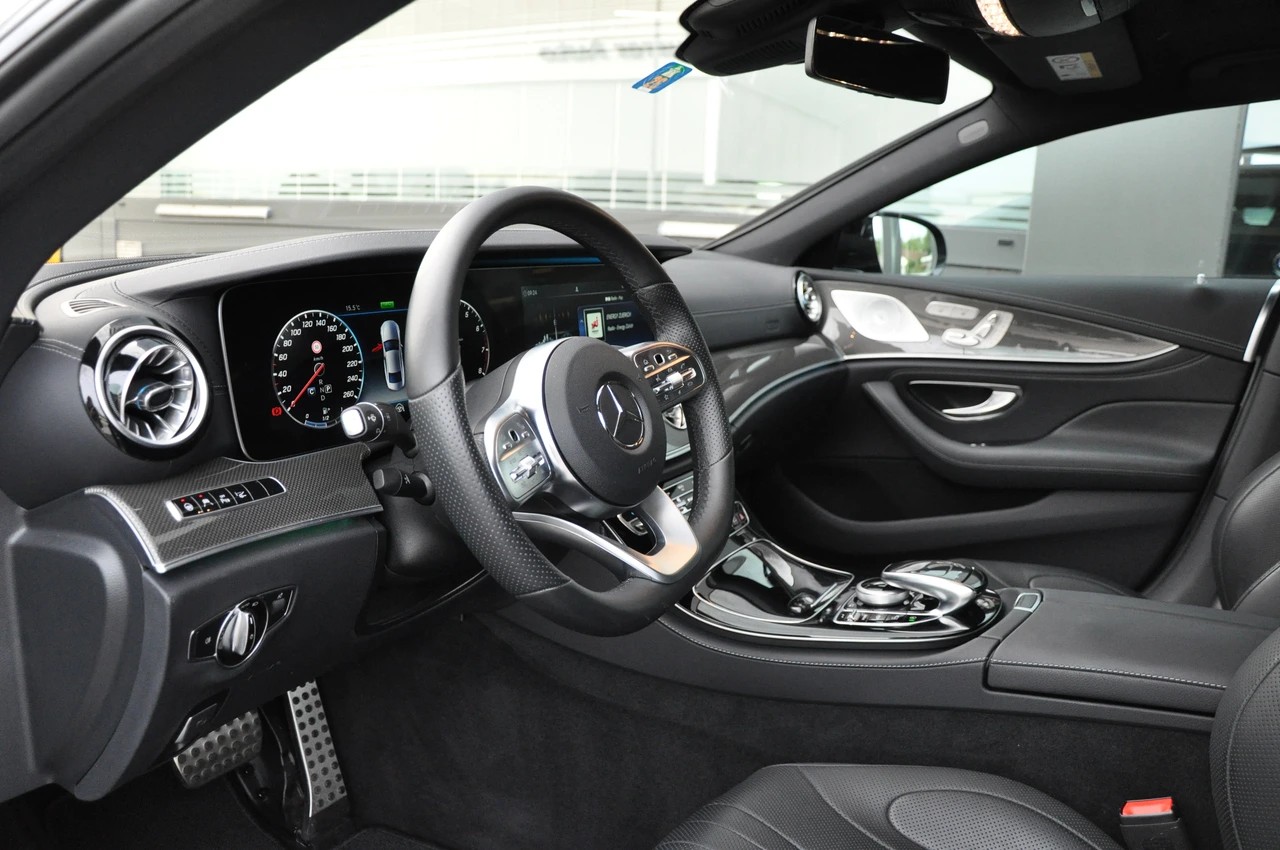 MERCEDES-BENZ CLS 450 4Matic AMG Line 9G-Tronic-image-18
