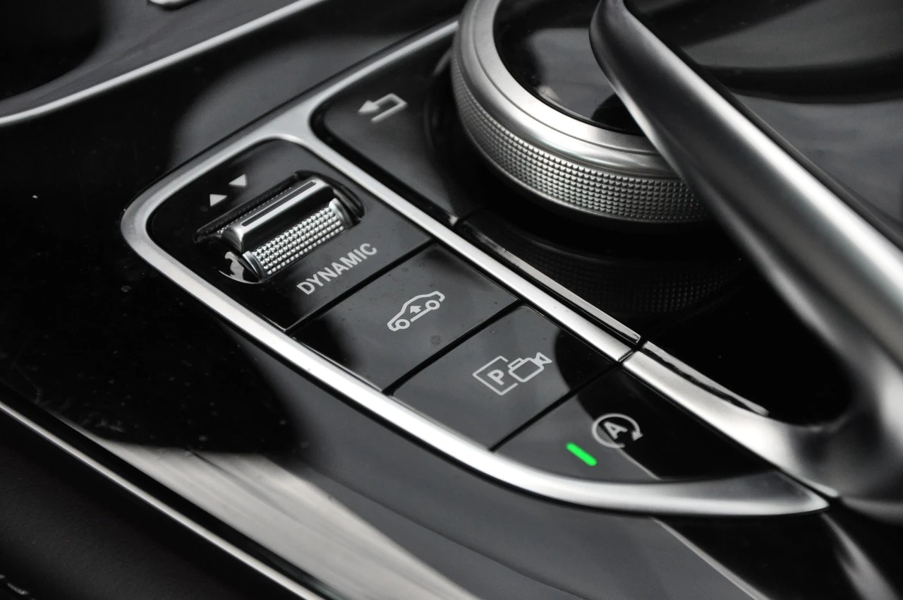 MERCEDES-BENZ CLS 450 4Matic AMG Line 9G-Tronic-image-22