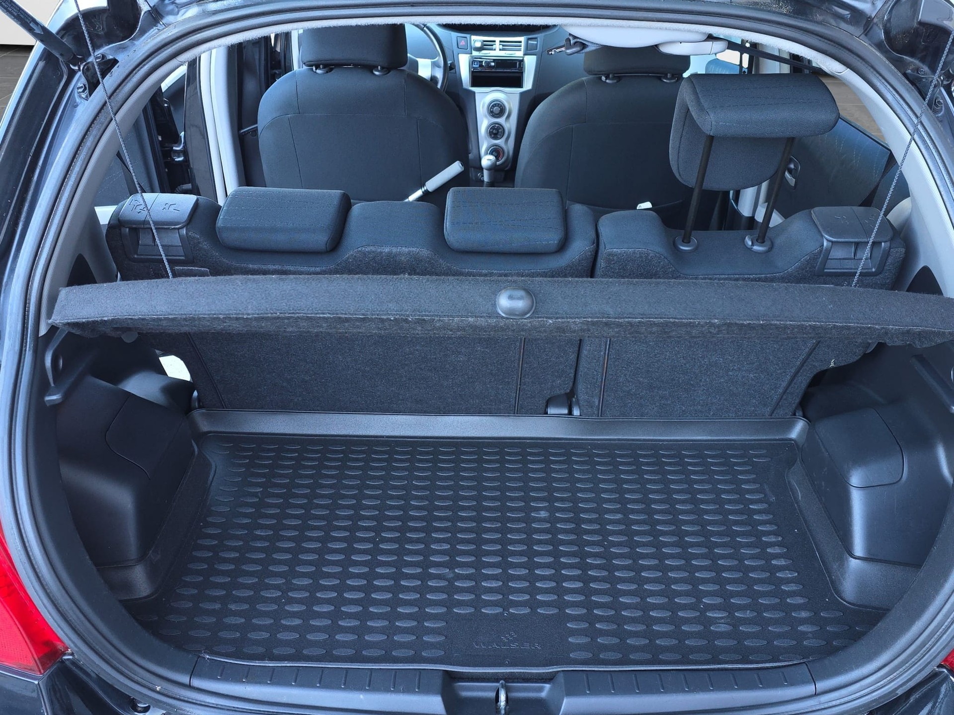 TOYOTA Yaris 1.3 Linea Sol-image-13