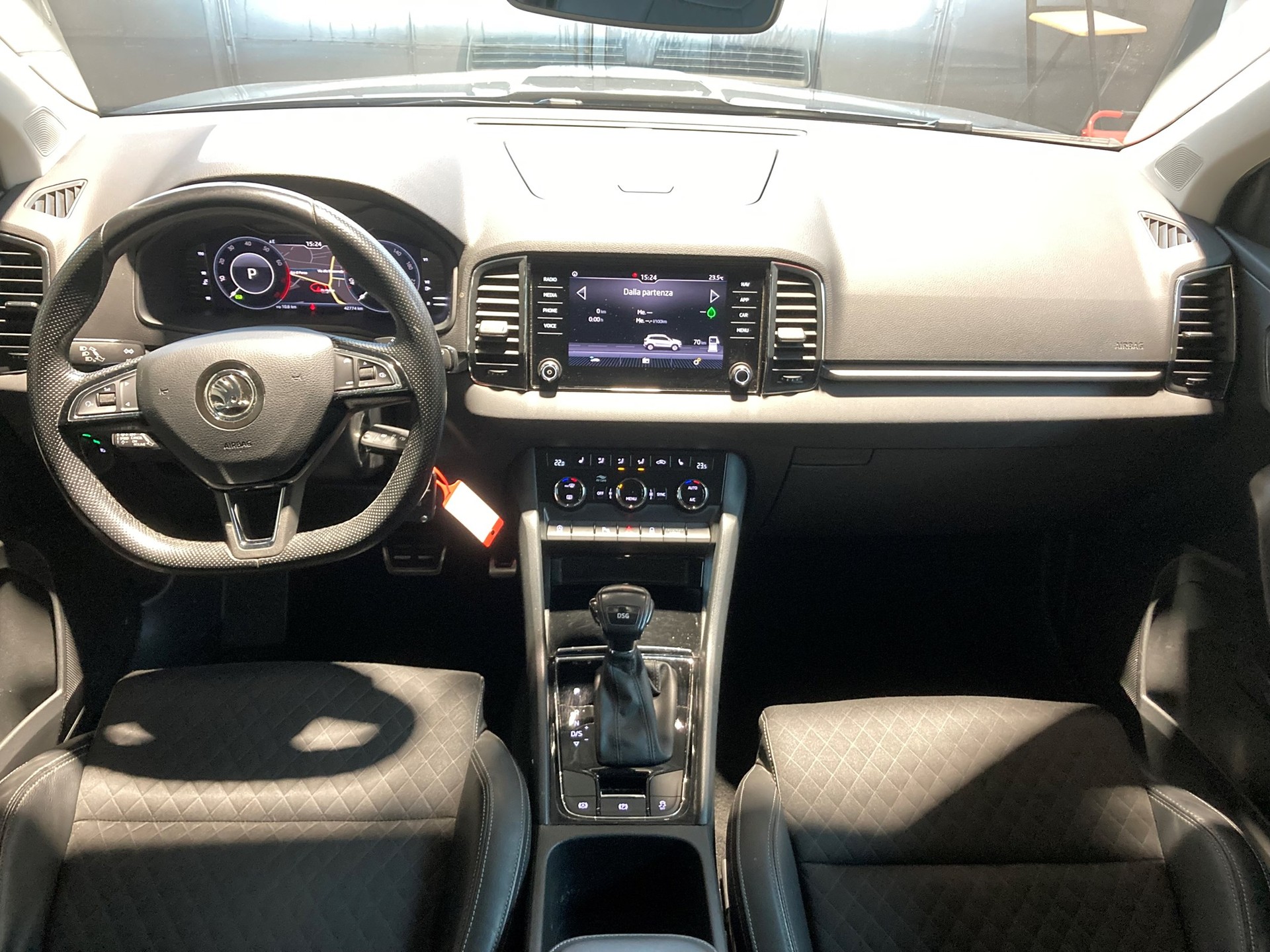 SKODA Karoq 1.5 TSI ACT Ambition DSG-image-9