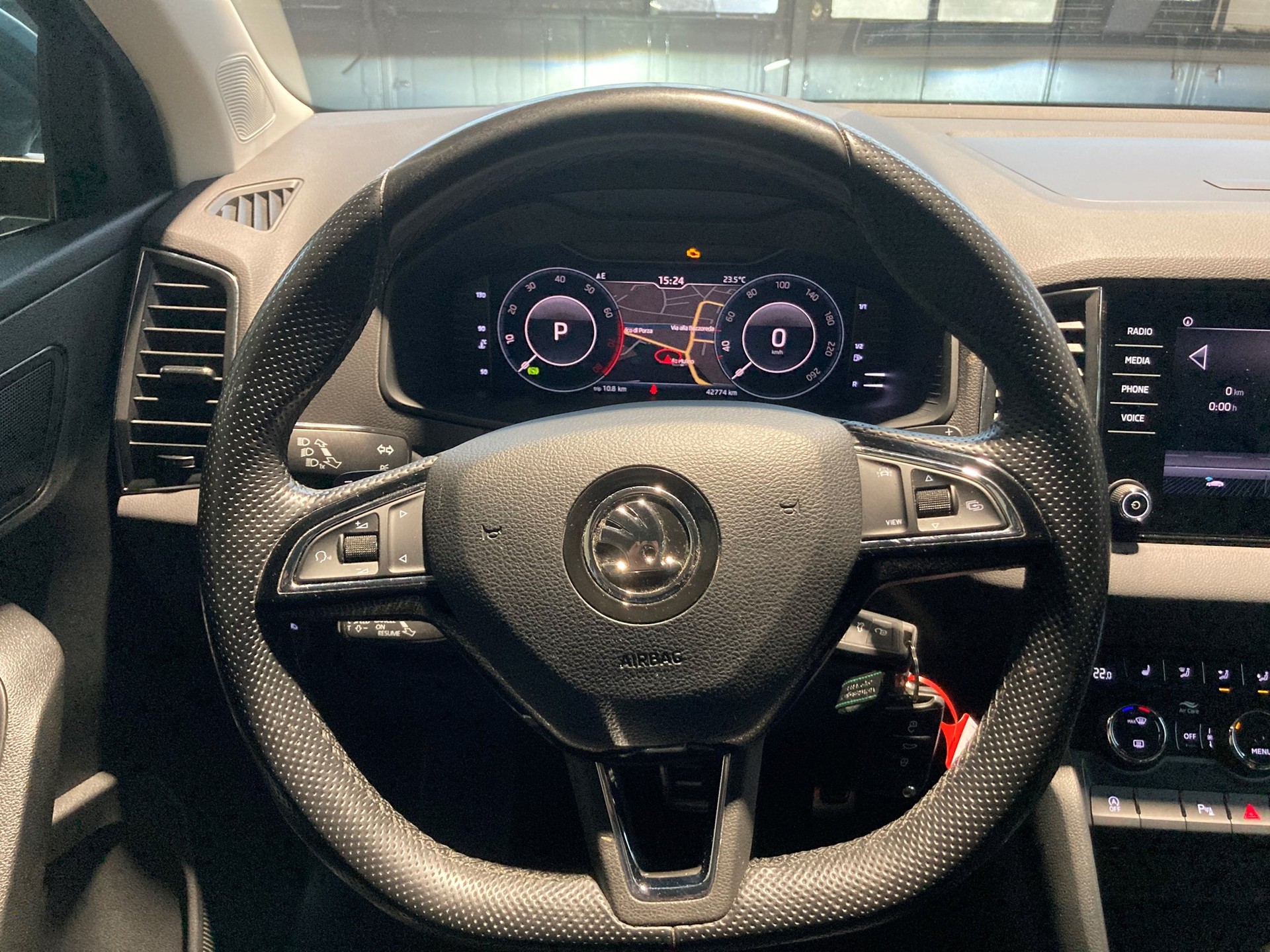 SKODA Karoq 1.5 TSI ACT Ambition DSG-image-10
