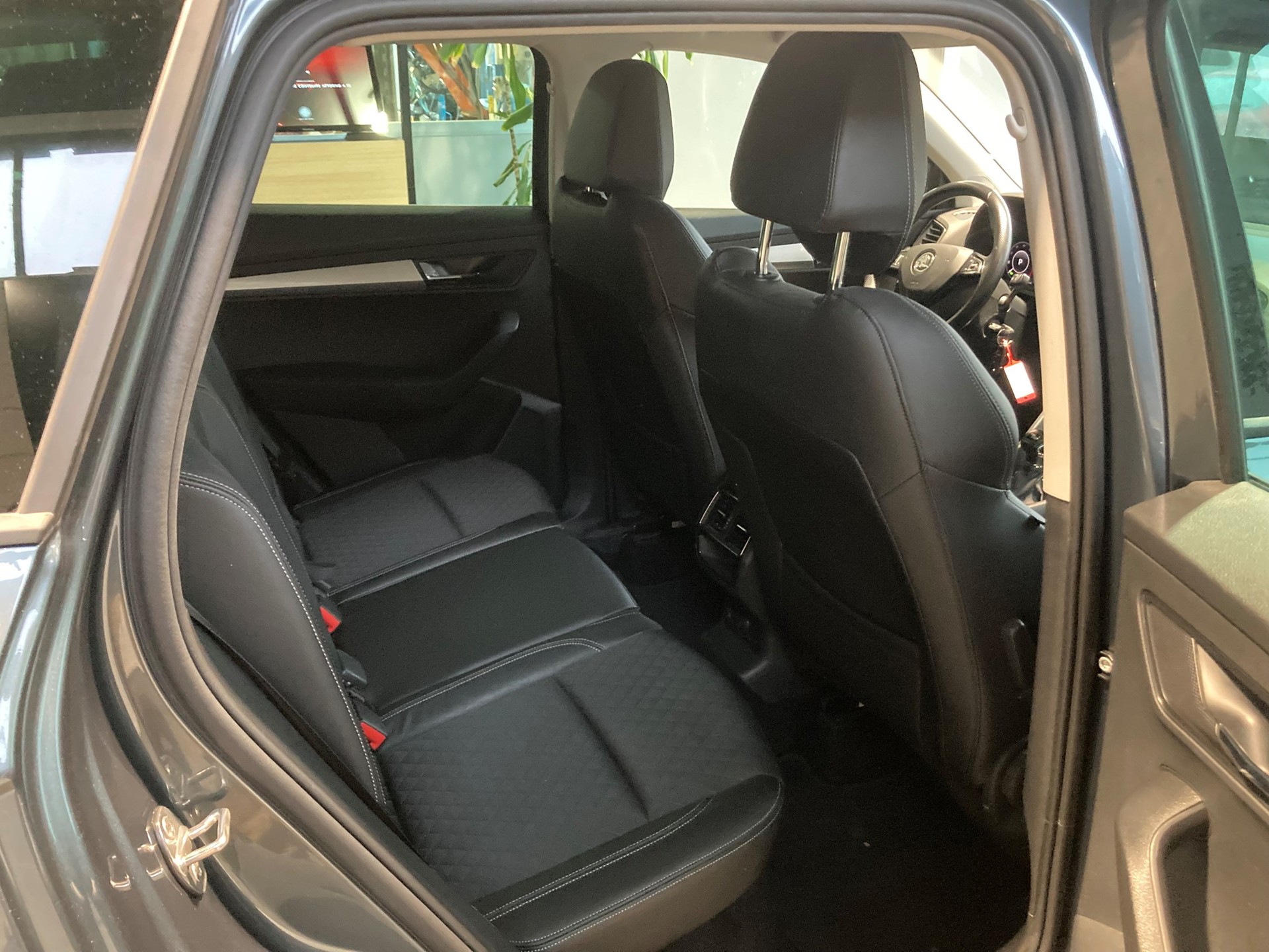 SKODA Karoq 1.5 TSI ACT Ambition DSG-image-13