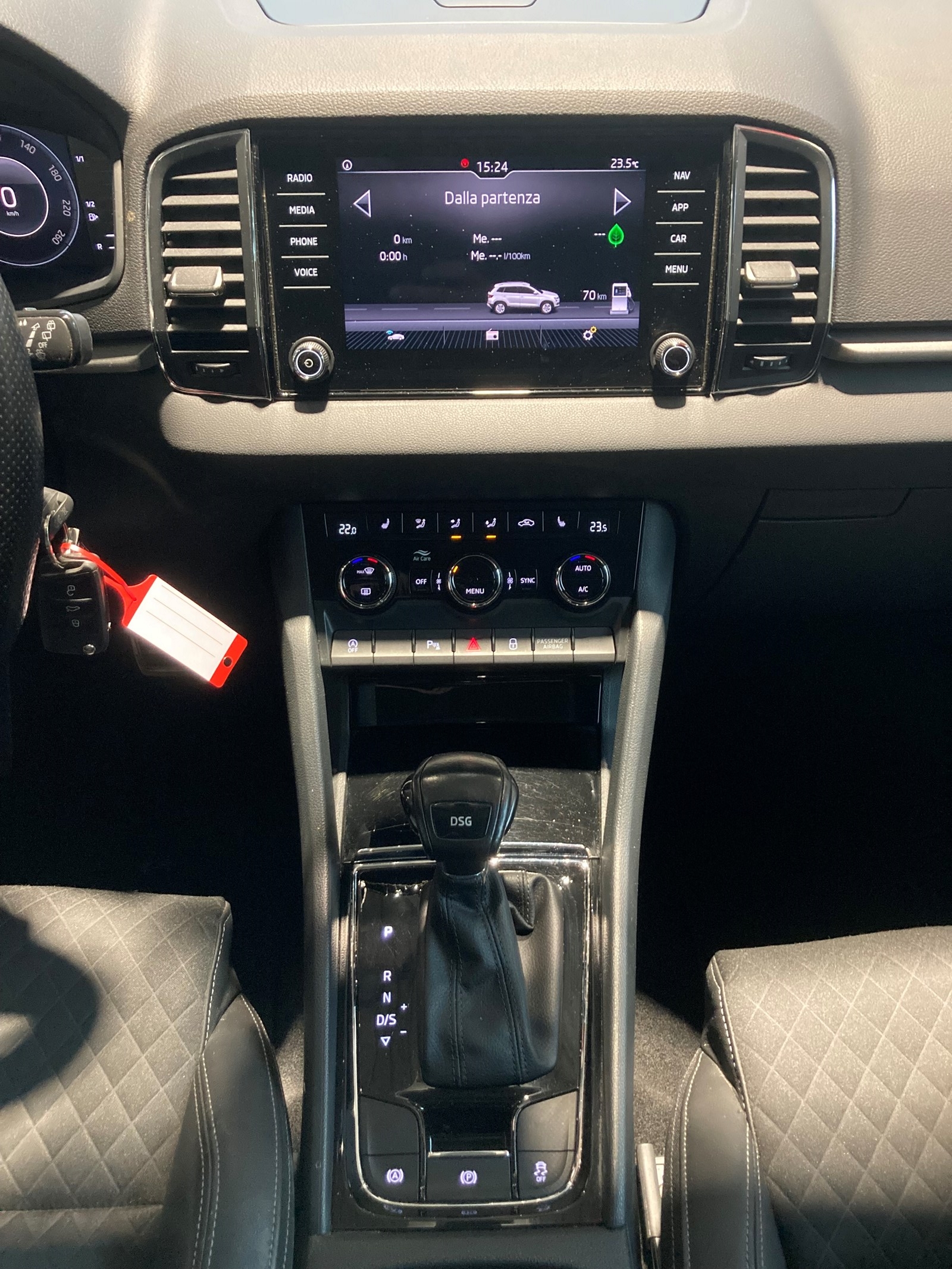 SKODA Karoq 1.5 TSI ACT Ambition DSG-image-11